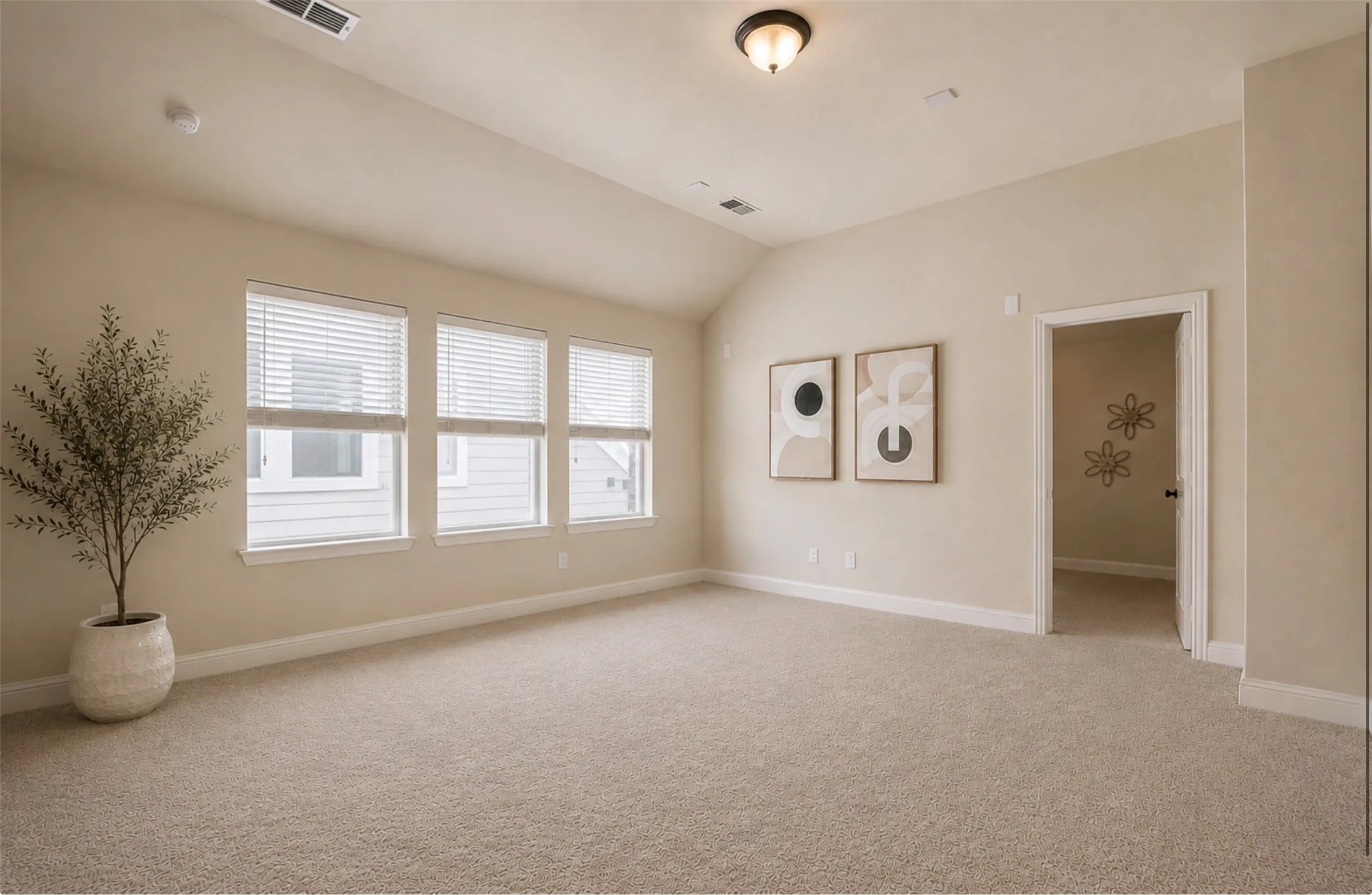 Single Family Residence For Sale in Denton County , 709 Auburn Court, Savannah, Texas 76227, 5 Bedroom, 4 Bathroom, 2 Garage spaces, 2,930 Sqft, built in 2014, mls#21387826, Real Estate Agent in Savannah, Homes For Sale in Denton county, Homes For Sale in Savannah, Realtor in Savannah Texas, Real Estate Brokerage Independent Realty Texas, Luminita Cordes Realtor