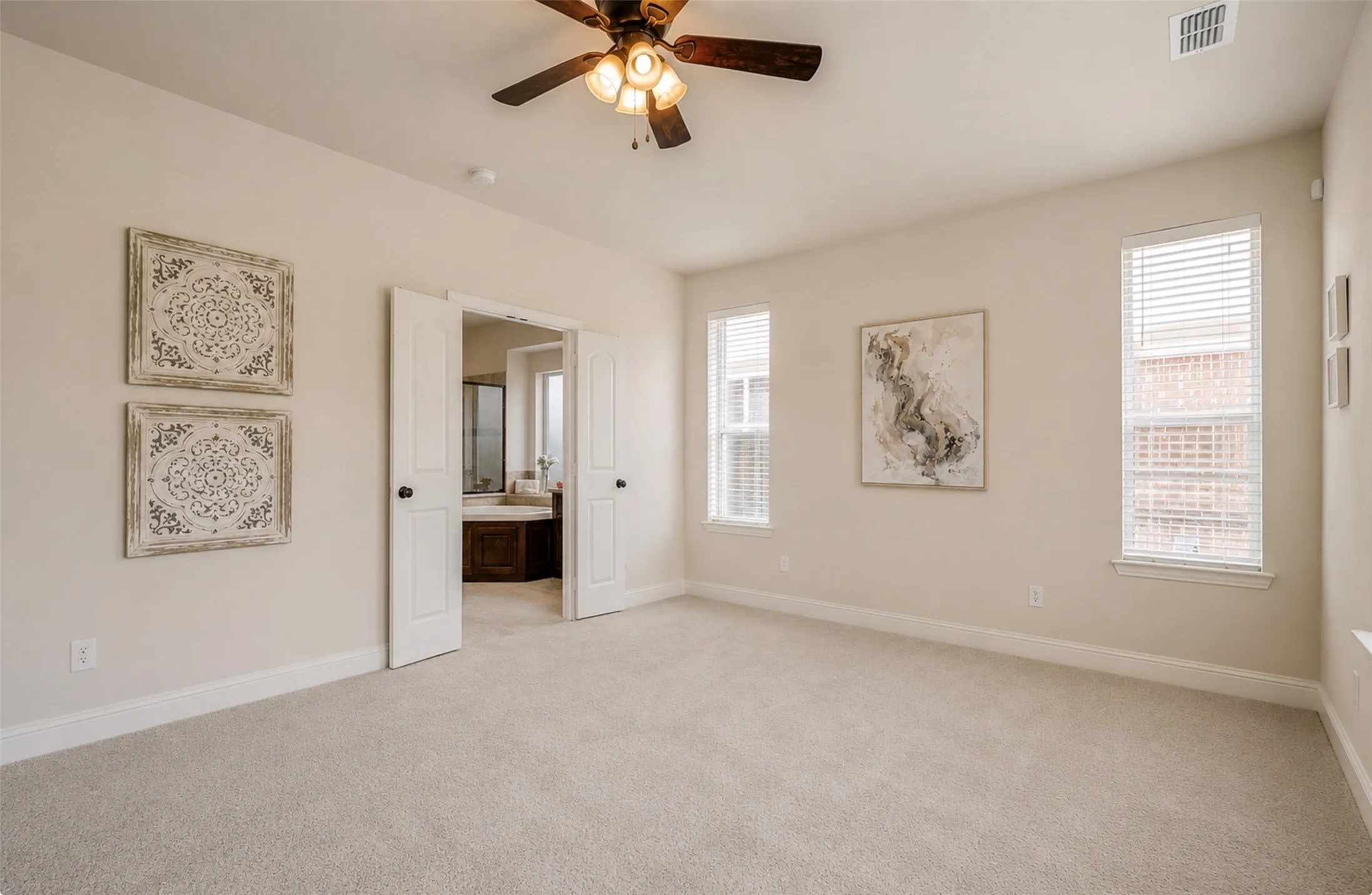 Single Family Residence For Sale in Denton County , 709 Auburn Court, Savannah, Texas 76227, 5 Bedroom, 4 Bathroom, 2 Garage spaces, 2,930 Sqft, built in 2014, mls#21387826, Real Estate Agent in Savannah, Homes For Sale in Denton county, Homes For Sale in Savannah, Realtor in Savannah Texas, Real Estate Brokerage Independent Realty Texas, Luminita Cordes Realtor