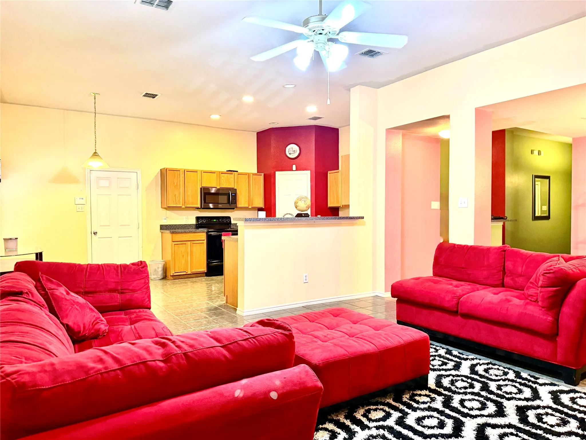 Single Family Residence For Sale in Dallas County , 193 Rolling Court, Lancaster, Texas 75146, 2 Bedroom, 2 Bathroom, 1 Garage spaces, 1,978 Sqft, built in 2005, mls#21367492, Real Estate Agent in Lancaster, Homes For Sale in Dallas county, Homes For Sale in Lancaster, Realtor in Lancaster Texas, Real Estate Brokerage Independent Realty Texas, Luminita Cordes Realtor