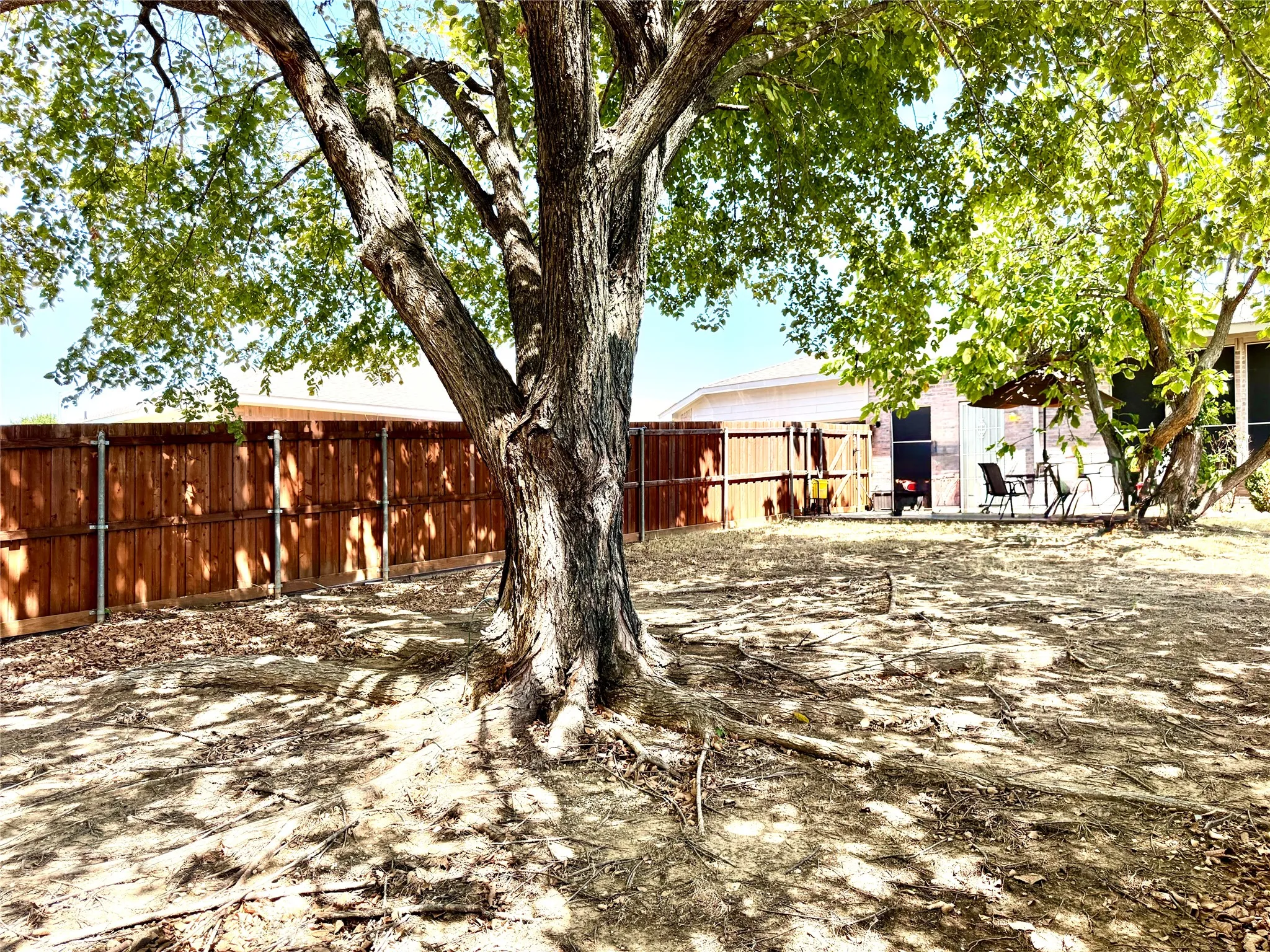 Single Family Residence For Sale in Dallas County , 193 Rolling Court, Lancaster, Texas 75146, 2 Bedroom, 2 Bathroom, 1 Garage spaces, 1,978 Sqft, built in 2005, mls#21367492, Real Estate Agent in Lancaster, Homes For Sale in Dallas county, Homes For Sale in Lancaster, Realtor in Lancaster Texas, Real Estate Brokerage Independent Realty Texas, Luminita Cordes Realtor