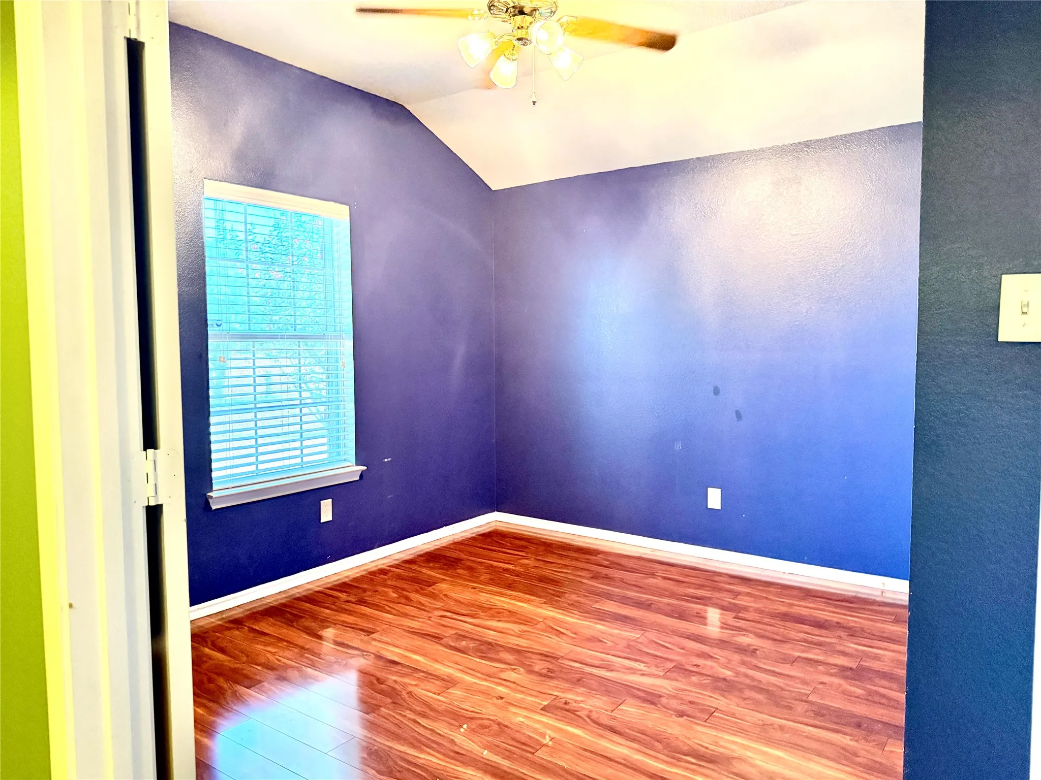 Single Family Residence For Sale in Dallas County , 193 Rolling Court, Lancaster, Texas 75146, 2 Bedroom, 2 Bathroom, 1 Garage spaces, 1,978 Sqft, built in 2005, mls#21367492, Real Estate Agent in Lancaster, Homes For Sale in Dallas county, Homes For Sale in Lancaster, Realtor in Lancaster Texas, Real Estate Brokerage Independent Realty Texas, Luminita Cordes Realtor
