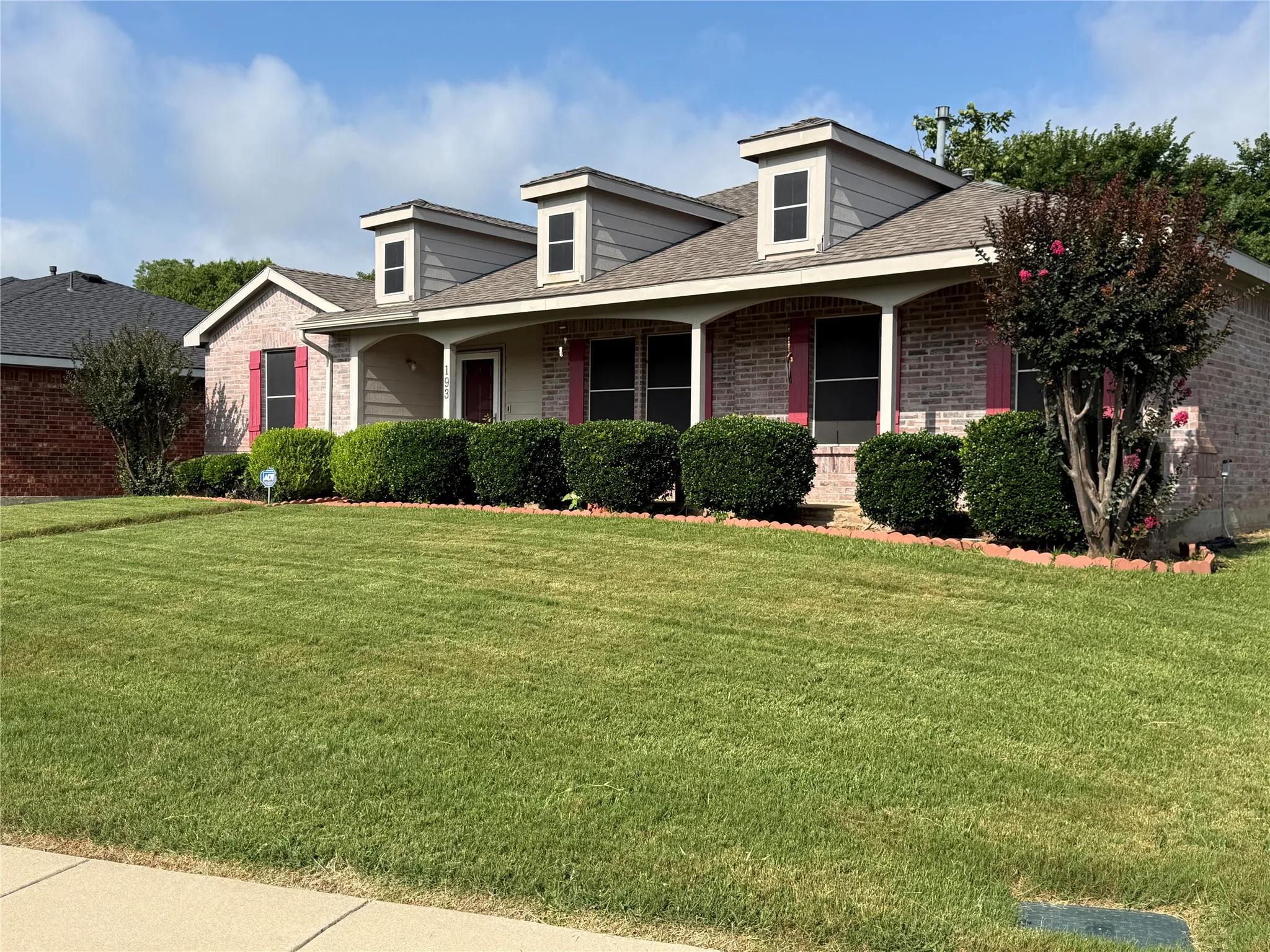 Single Family Residence For Sale in Dallas County , 193 Rolling Court, Lancaster, Texas 75146, 2 Bedroom, 2 Bathroom, 1 Garage spaces, 1,978 Sqft, built in 2005, mls#21367492, Real Estate Agent in Lancaster, Homes For Sale in Dallas county, Homes For Sale in Lancaster, Realtor in Lancaster Texas, Real Estate Brokerage Independent Realty Texas, Luminita Cordes Realtor