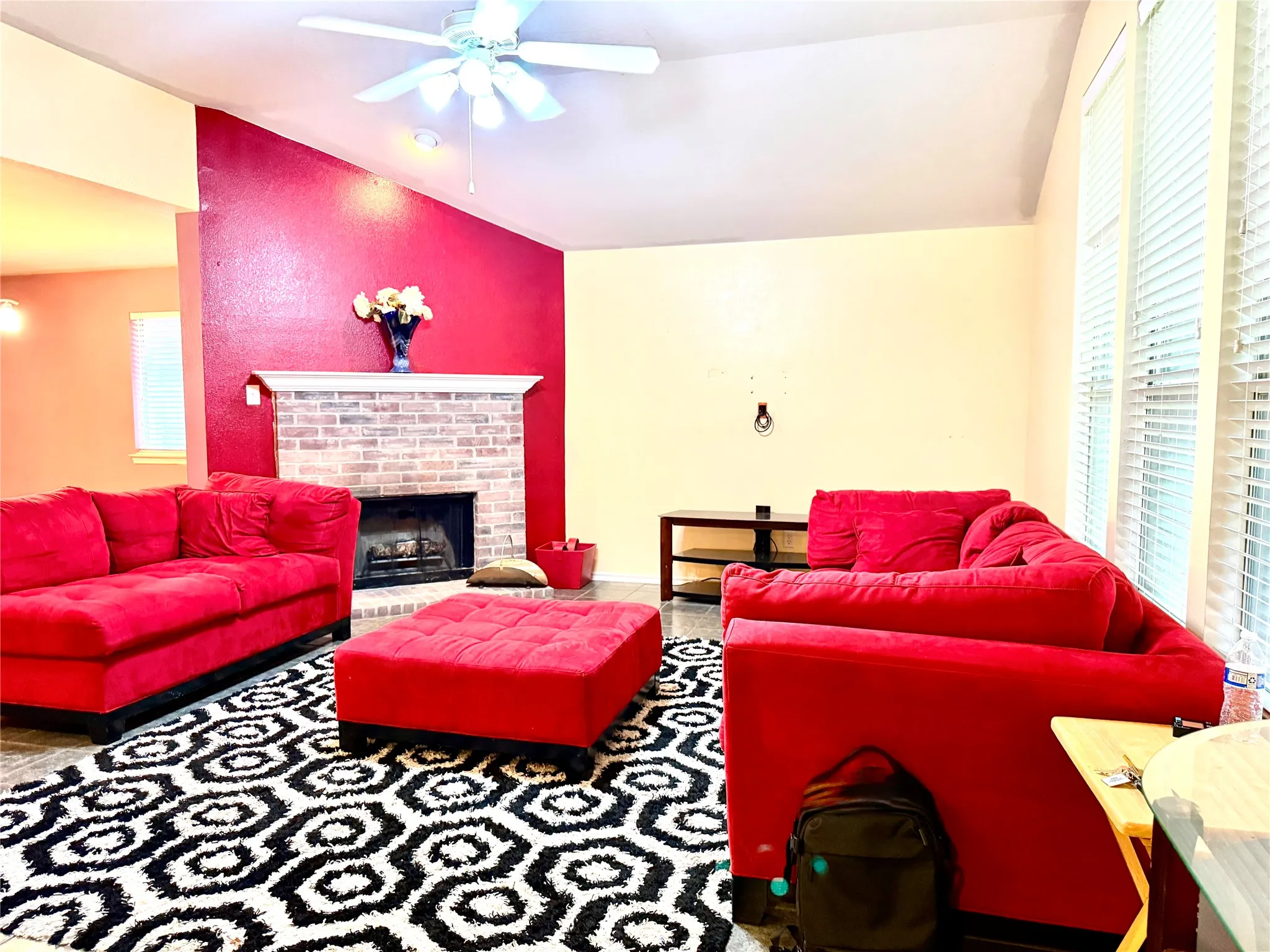 Single Family Residence For Sale in Dallas County , 193 Rolling Court, Lancaster, Texas 75146, 2 Bedroom, 2 Bathroom, 1 Garage spaces, 1,978 Sqft, built in 2005, mls#21367492, Real Estate Agent in Lancaster, Homes For Sale in Dallas county, Homes For Sale in Lancaster, Realtor in Lancaster Texas, Real Estate Brokerage Independent Realty Texas, Luminita Cordes Realtor