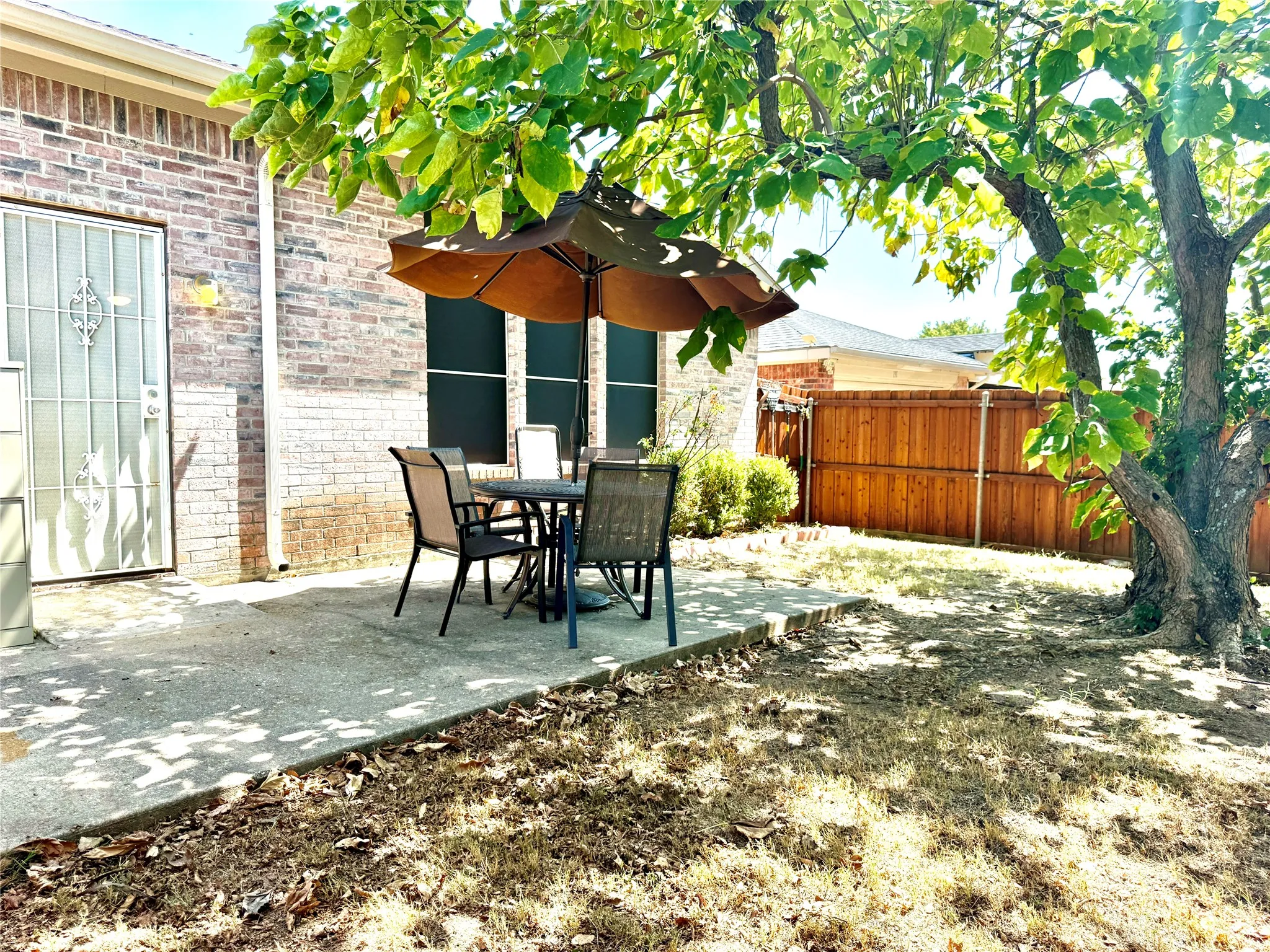 Single Family Residence For Sale in Dallas County , 193 Rolling Court, Lancaster, Texas 75146, 2 Bedroom, 2 Bathroom, 1 Garage spaces, 1,978 Sqft, built in 2005, mls#21367492, Real Estate Agent in Lancaster, Homes For Sale in Dallas county, Homes For Sale in Lancaster, Realtor in Lancaster Texas, Real Estate Brokerage Independent Realty Texas, Luminita Cordes Realtor