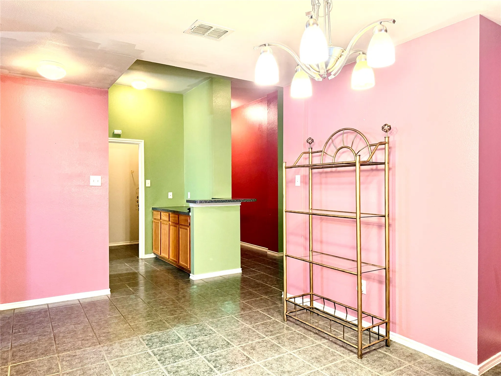 Single Family Residence For Sale in Dallas County , 193 Rolling Court, Lancaster, Texas 75146, 2 Bedroom, 2 Bathroom, 1 Garage spaces, 1,978 Sqft, built in 2005, mls#21367492, Real Estate Agent in Lancaster, Homes For Sale in Dallas county, Homes For Sale in Lancaster, Realtor in Lancaster Texas, Real Estate Brokerage Independent Realty Texas, Luminita Cordes Realtor
