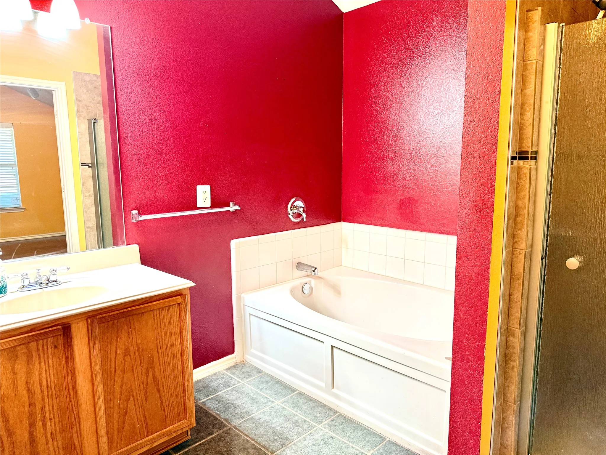 Single Family Residence For Sale in Dallas County , 193 Rolling Court, Lancaster, Texas 75146, 2 Bedroom, 2 Bathroom, 1 Garage spaces, 1,978 Sqft, built in 2005, mls#21367492, Real Estate Agent in Lancaster, Homes For Sale in Dallas county, Homes For Sale in Lancaster, Realtor in Lancaster Texas, Real Estate Brokerage Independent Realty Texas, Luminita Cordes Realtor