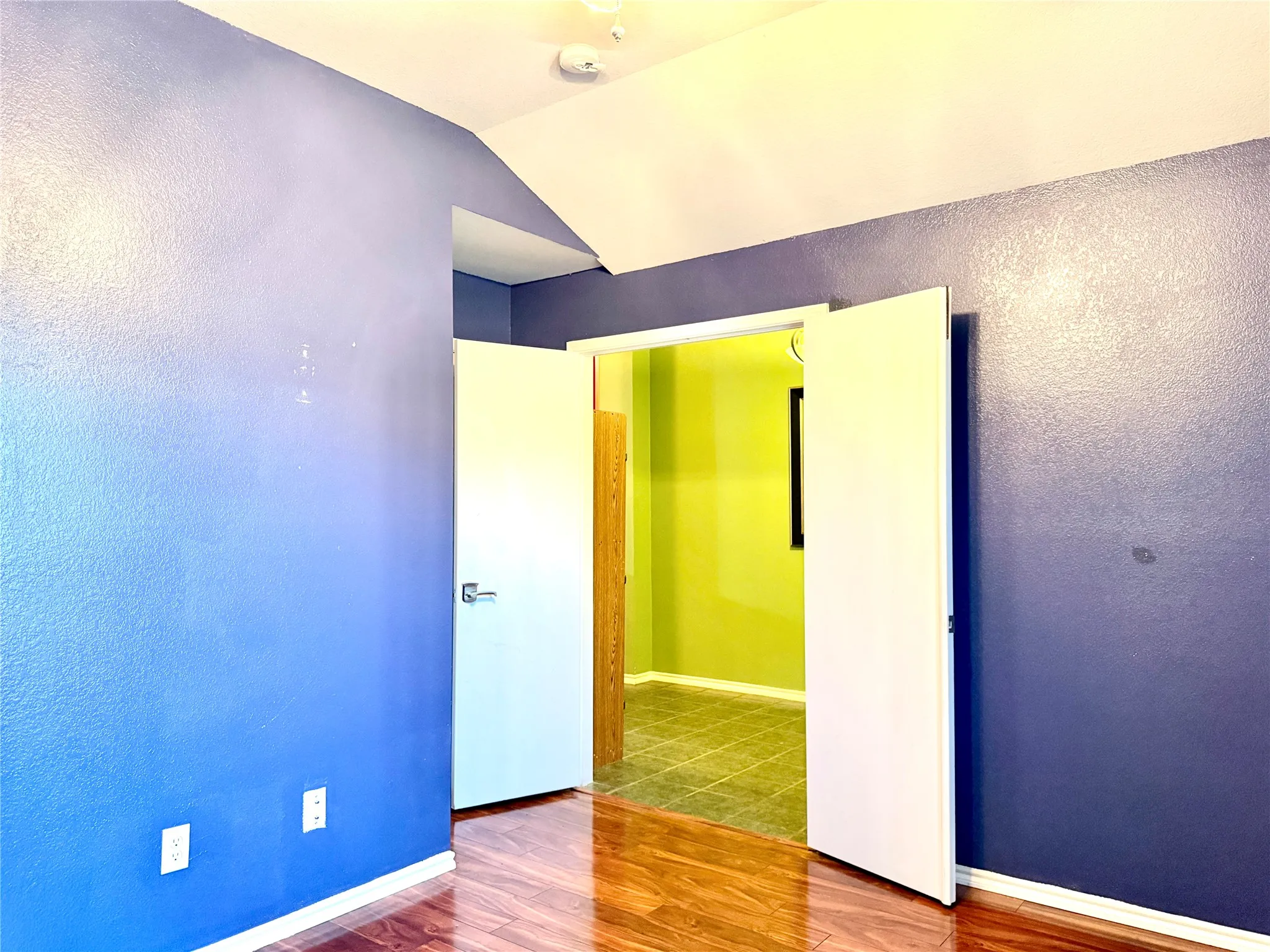 Single Family Residence For Sale in Dallas County , 193 Rolling Court, Lancaster, Texas 75146, 2 Bedroom, 2 Bathroom, 1 Garage spaces, 1,978 Sqft, built in 2005, mls#21367492, Real Estate Agent in Lancaster, Homes For Sale in Dallas county, Homes For Sale in Lancaster, Realtor in Lancaster Texas, Real Estate Brokerage Independent Realty Texas, Luminita Cordes Realtor