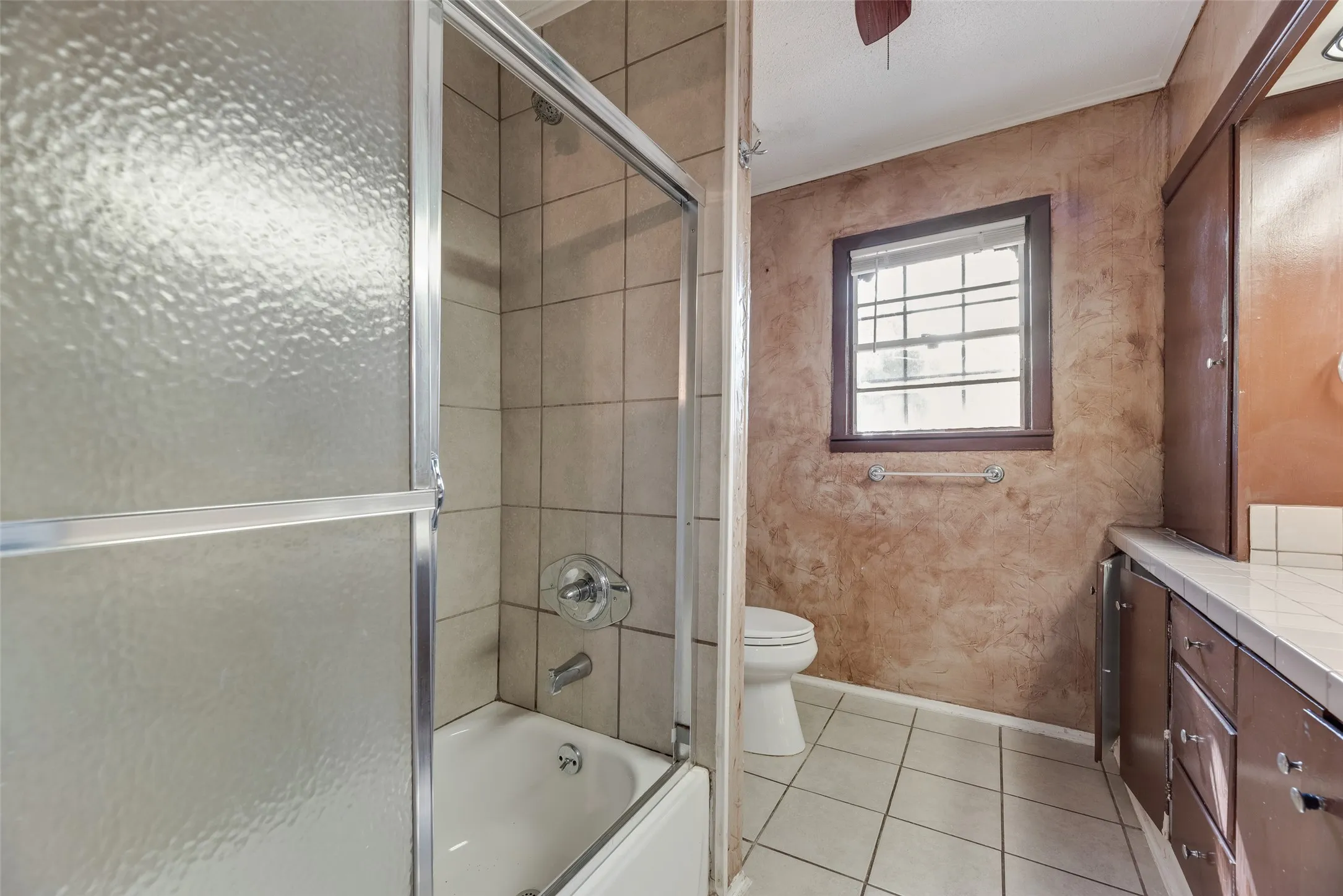 Single Family Residence For Sale in Kaufman County , 205 Laurel Trail, Terrell, Texas 75160, 3 Bedroom, 2 Bathroom, 2 Garage spaces, 1,340 Sqft, built in 1955, mls#21379867, Real Estate Agent in Terrell, Homes For Sale in Kaufman county, Homes For Sale in Terrell, Realtor in Terrell Texas, Real Estate Brokerage Independent Realty Texas, Luminita Cordes Realtor