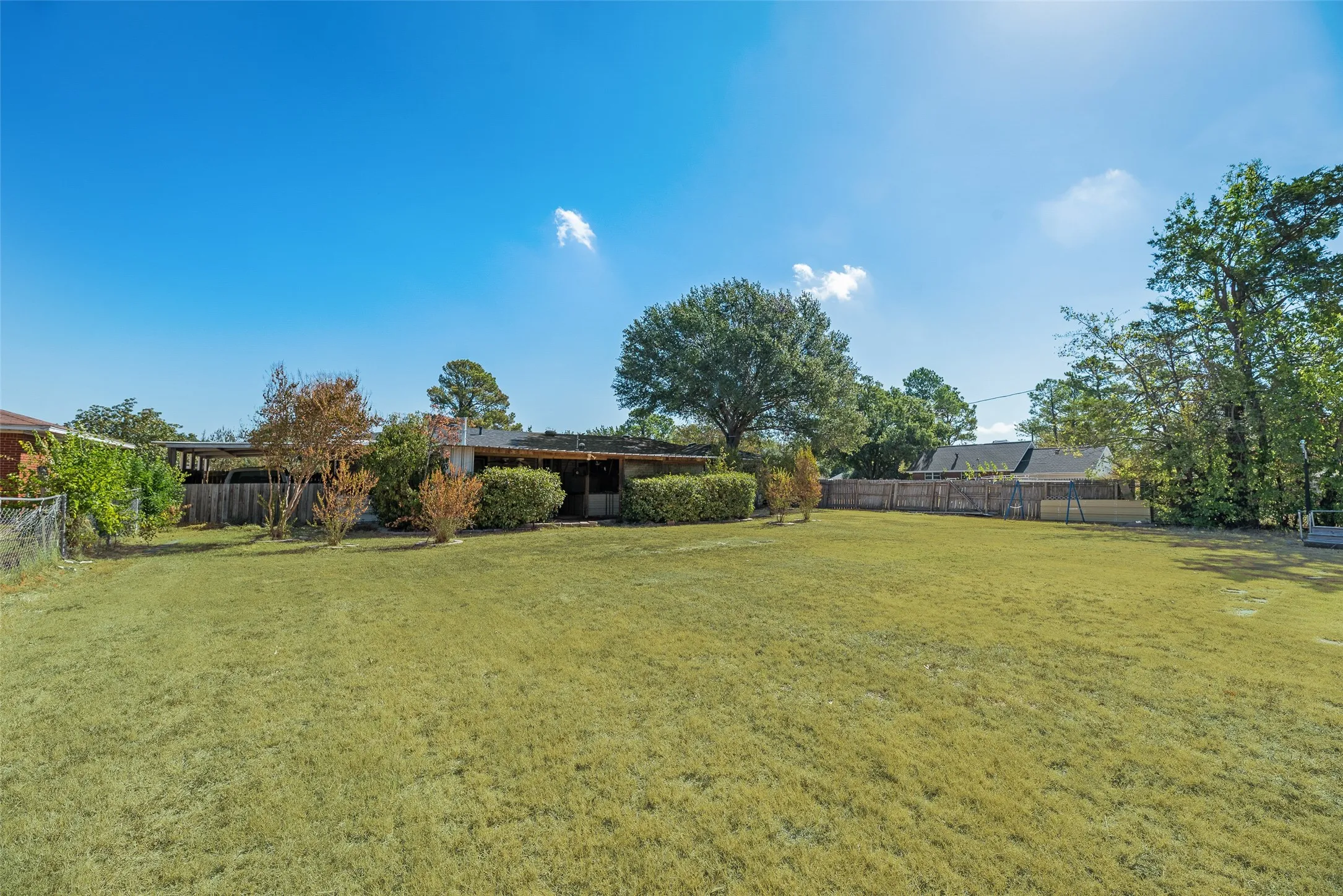 Single Family Residence For Sale in Kaufman County , 205 Laurel Trail, Terrell, Texas 75160, 3 Bedroom, 2 Bathroom, 2 Garage spaces, 1,340 Sqft, built in 1955, mls#21379867, Real Estate Agent in Terrell, Homes For Sale in Kaufman county, Homes For Sale in Terrell, Realtor in Terrell Texas, Real Estate Brokerage Independent Realty Texas, Luminita Cordes Realtor