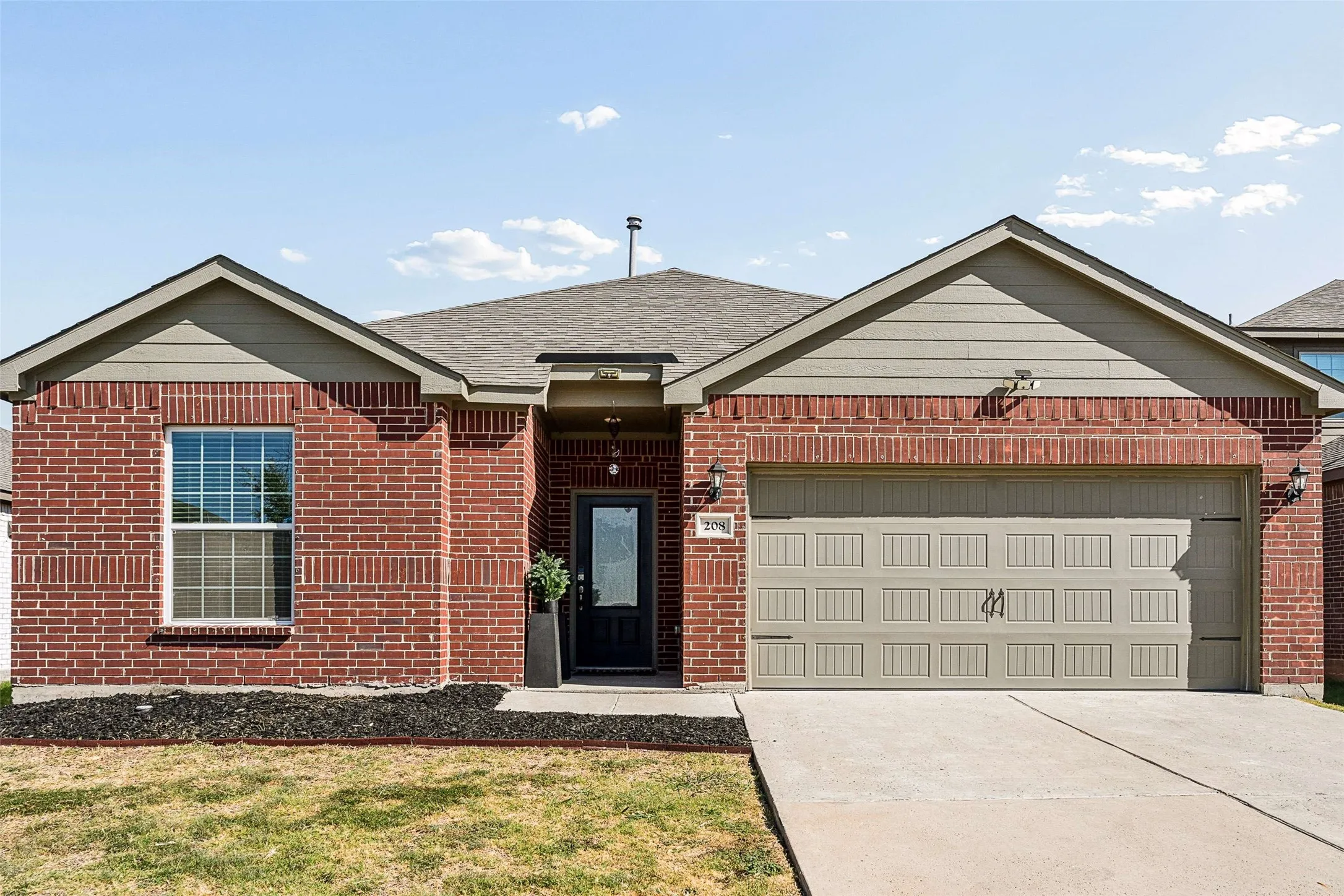 Single Family Residence For Sale in Collin County , 208 Emma Drive, Anna, Texas 75409, 3 Bedroom, 2 Bathroom, 2 Garage spaces, 1,647 Sqft, built in 2022, mls#21388928, Real Estate Agent in Anna, Homes For Sale in Collin county, Homes For Sale in Anna, Realtor in Anna Texas, Real Estate Brokerage Independent Realty Texas, Luminita Cordes Realtor