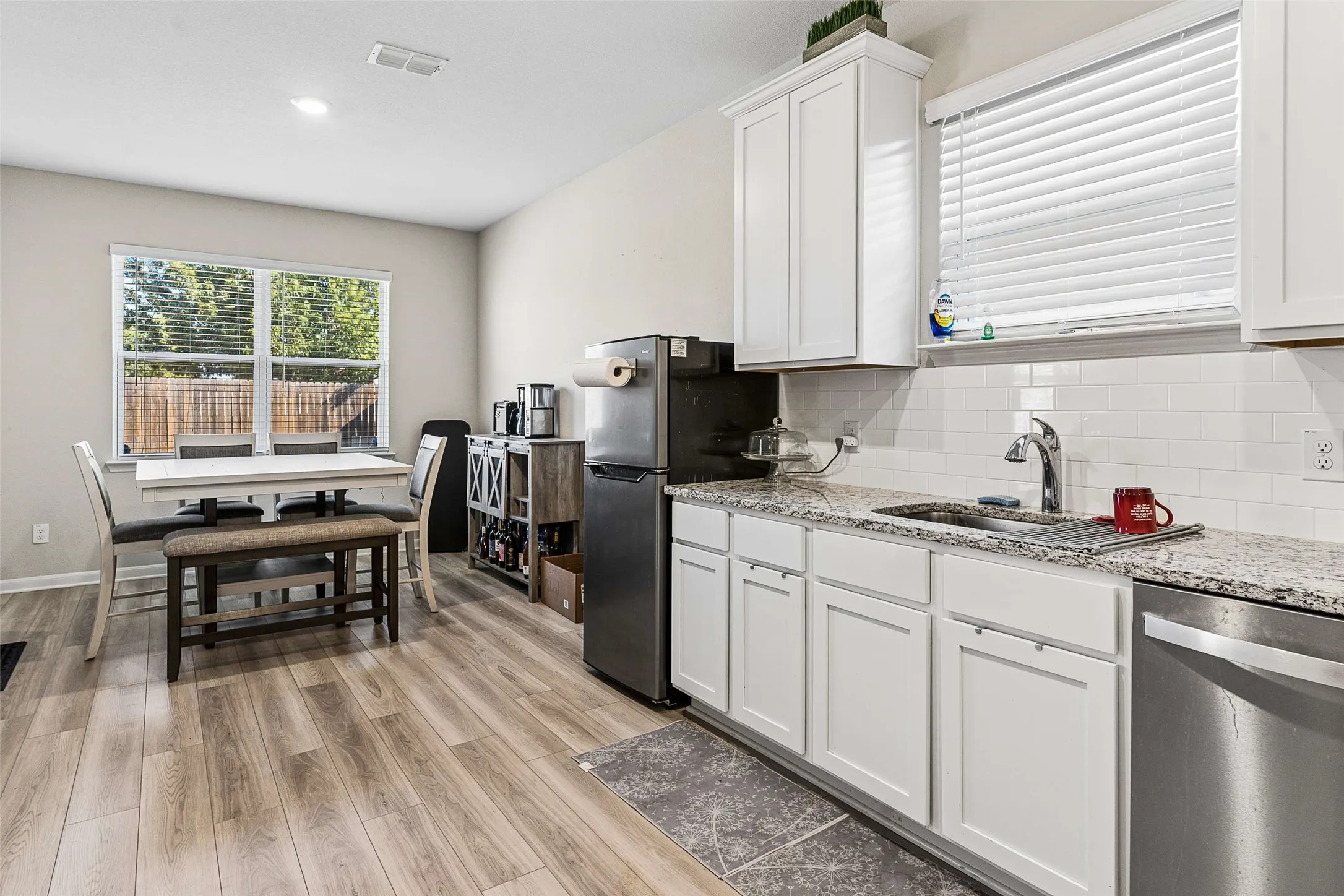 Single Family Residence For Sale in Collin County , 208 Emma Drive, Anna, Texas 75409, 3 Bedroom, 2 Bathroom, 2 Garage spaces, 1,647 Sqft, built in 2022, mls#21388928, Real Estate Agent in Anna, Homes For Sale in Collin county, Homes For Sale in Anna, Realtor in Anna Texas, Real Estate Brokerage Independent Realty Texas, Luminita Cordes Realtor