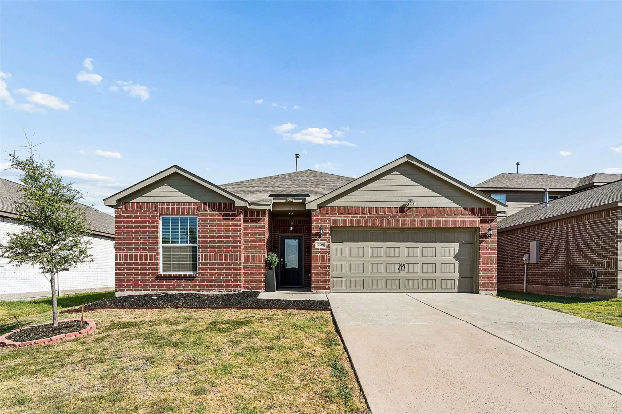 Single Family Residence For Sale in Collin County , 208 Emma Drive, Anna, Texas 75409, 3 Bedroom, 2 Bathroom, 2 Garage spaces, 1,647 Sqft, built in 2022, mls#21388928, Real Estate Agent in Anna, Homes For Sale in Collin county, Homes For Sale in Anna, Realtor in Anna Texas, Real Estate Brokerage Independent Realty Texas, Luminita Cordes Realtor