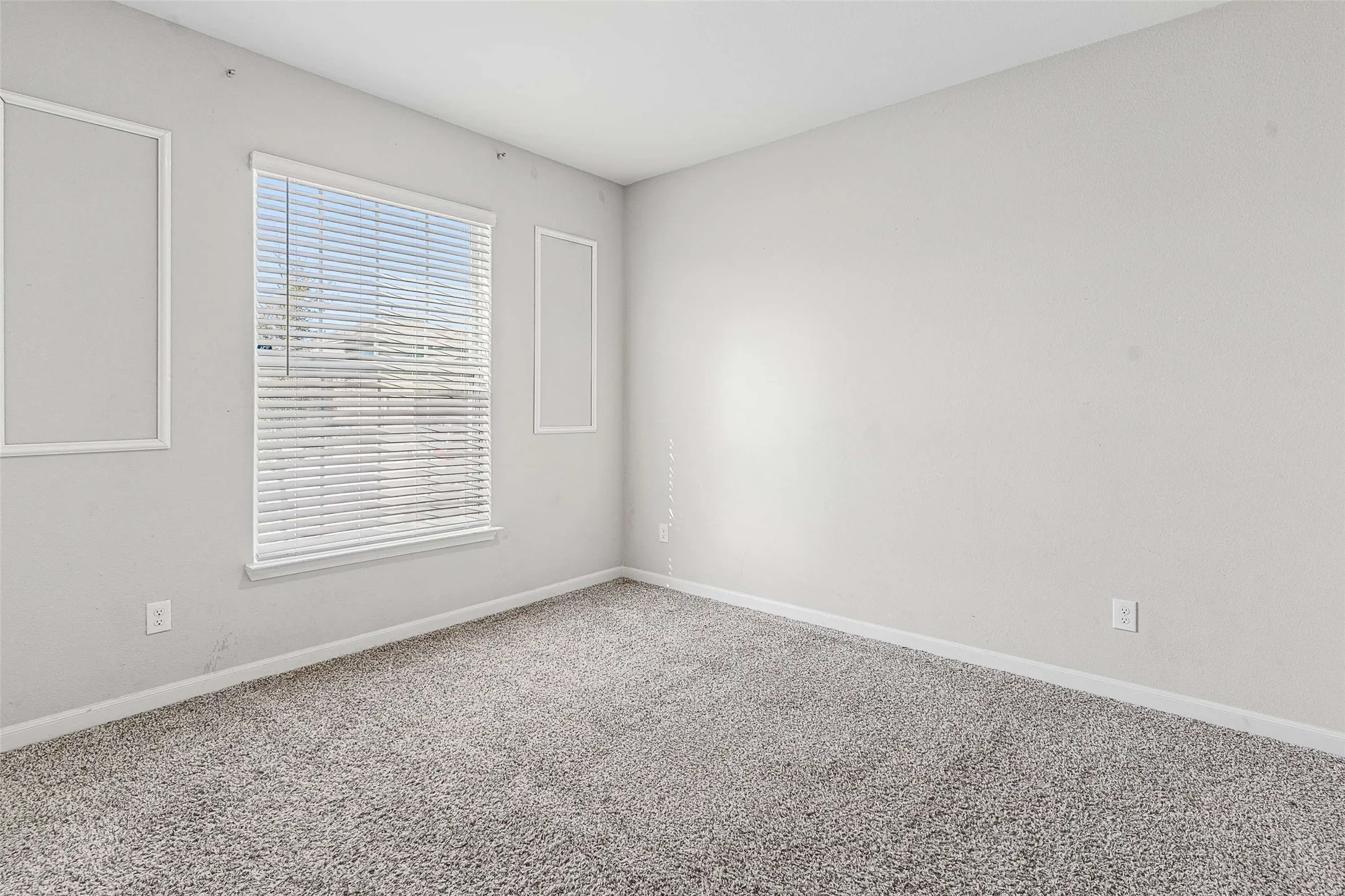 Single Family Residence For Sale in Collin County , 208 Emma Drive, Anna, Texas 75409, 3 Bedroom, 2 Bathroom, 2 Garage spaces, 1,647 Sqft, built in 2022, mls#21388928, Real Estate Agent in Anna, Homes For Sale in Collin county, Homes For Sale in Anna, Realtor in Anna Texas, Real Estate Brokerage Independent Realty Texas, Luminita Cordes Realtor