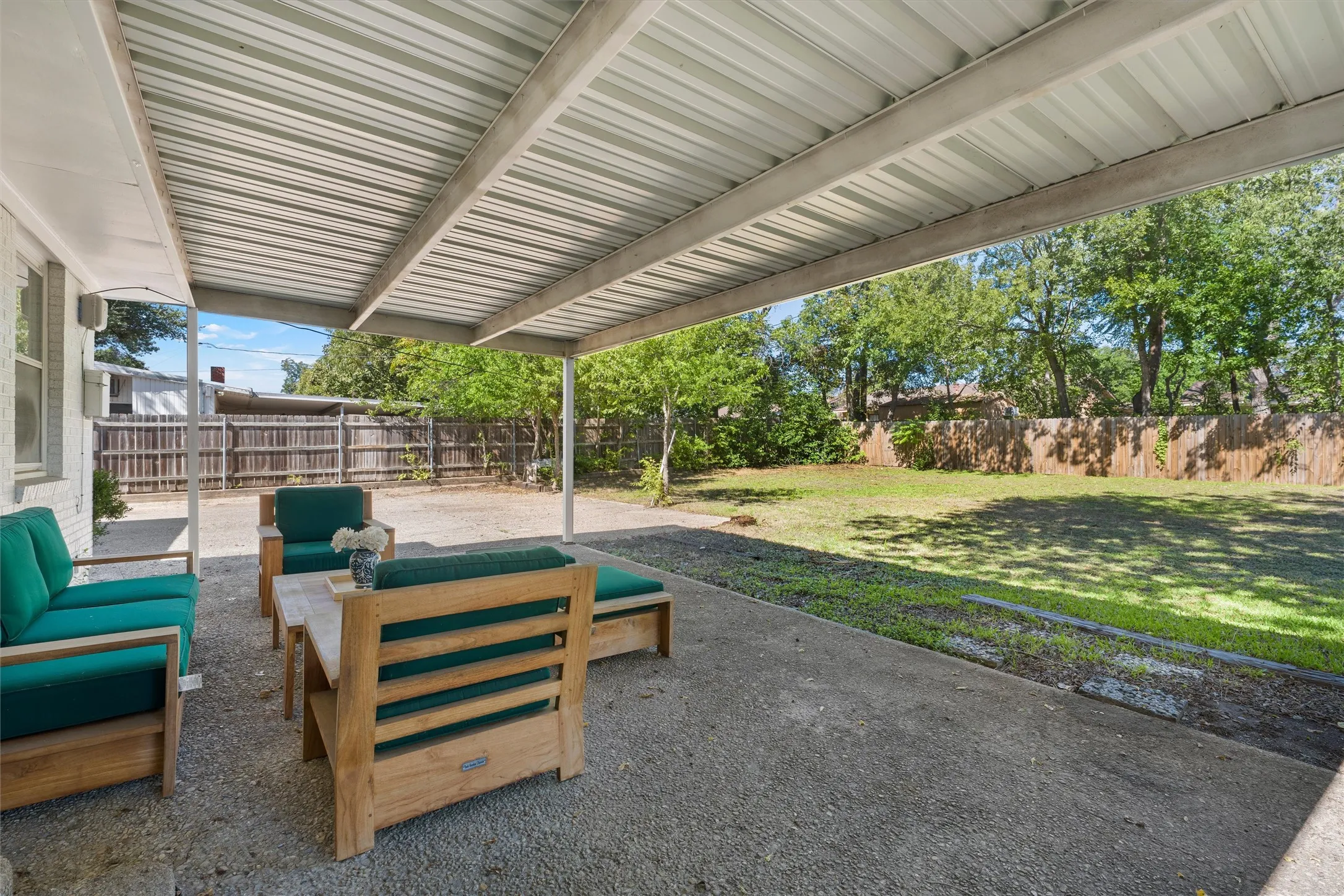 Single Family Residence For Sale in Mc Lennan County , 1117 Rambler Drive, Waco, Texas 76710, 3 Bedroom, 2 Bathroom, 2 Garage spaces, 1,746 Sqft, built in 1959, mls#21388556, Real Estate Agent in Waco, Homes For Sale in Mc Lennan county, Homes For Sale in Waco, Realtor in Waco Texas, Real Estate Brokerage Independent Realty Texas, Luminita Cordes Realtor