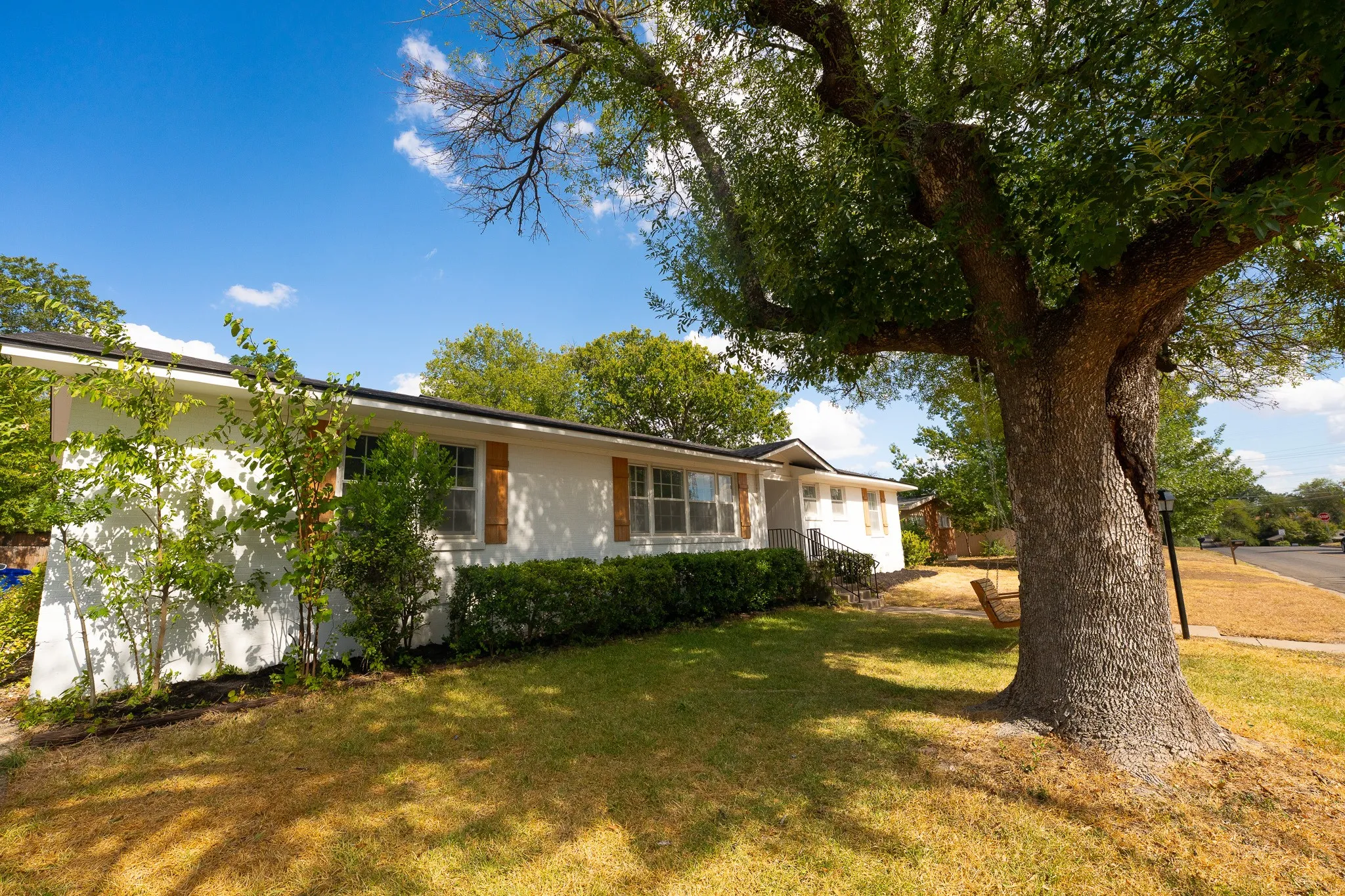 Single Family Residence For Sale in Mc Lennan County , 1117 Rambler Drive, Waco, Texas 76710, 3 Bedroom, 2 Bathroom, 2 Garage spaces, 1,746 Sqft, built in 1959, mls#21388556, Real Estate Agent in Waco, Homes For Sale in Mc Lennan county, Homes For Sale in Waco, Realtor in Waco Texas, Real Estate Brokerage Independent Realty Texas, Luminita Cordes Realtor