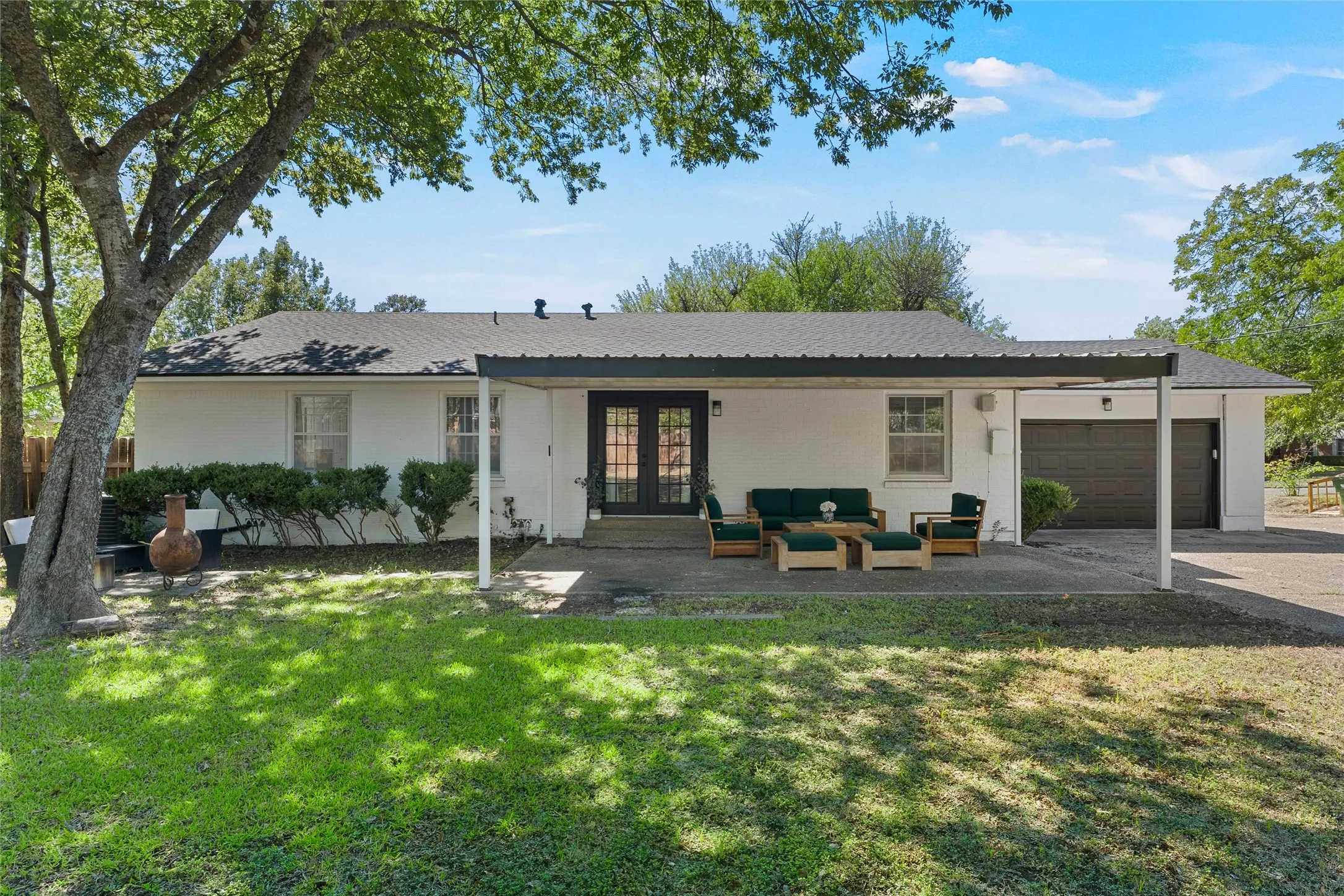 Single Family Residence For Sale in Mc Lennan County , 1117 Rambler Drive, Waco, Texas 76710, 3 Bedroom, 2 Bathroom, 2 Garage spaces, 1,746 Sqft, built in 1959, mls#21388556, Real Estate Agent in Waco, Homes For Sale in Mc Lennan county, Homes For Sale in Waco, Realtor in Waco Texas, Real Estate Brokerage Independent Realty Texas, Luminita Cordes Realtor