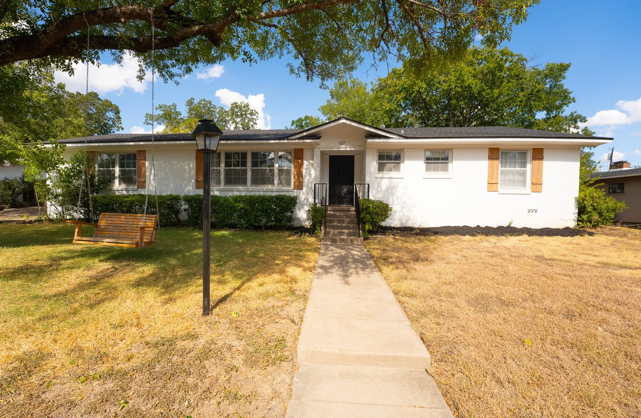 Single Family Residence For Sale in Mc Lennan County , 1117 Rambler Drive, Waco, Texas 76710, 3 Bedroom, 2 Bathroom, 2 Garage spaces, 1,746 Sqft, built in 1959, mls#21388556, Real Estate Agent in Waco, Homes For Sale in Mc Lennan county, Homes For Sale in Waco, Realtor in Waco Texas, Real Estate Brokerage Independent Realty Texas, Luminita Cordes Realtor