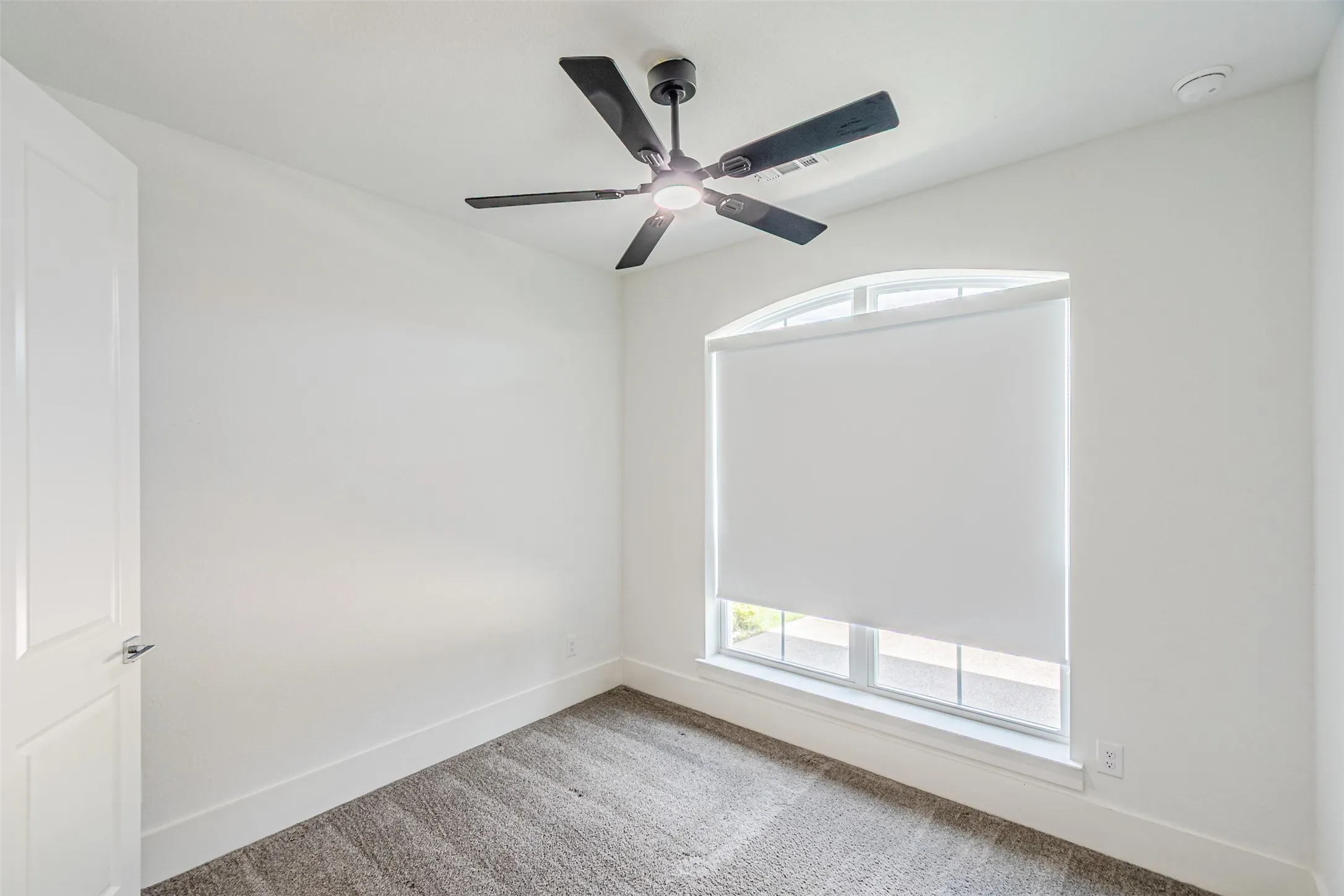 Single Family Residence For Rent in Denton County , 4878 Limousine Lane, Frisco, Texas 75034, 6 Bedroom, 5 Bathroom, 2 Garage spaces, 4,267 Sqft, built in 2023, mls#21387975, Real Estate Agent in Frisco, Homes For Rent in Denton county, Homes For Rent in Frisco, Realtor in Frisco Texas, Real Estate Brokerage Independent Realty Texas, Luminita Cordes Realtor