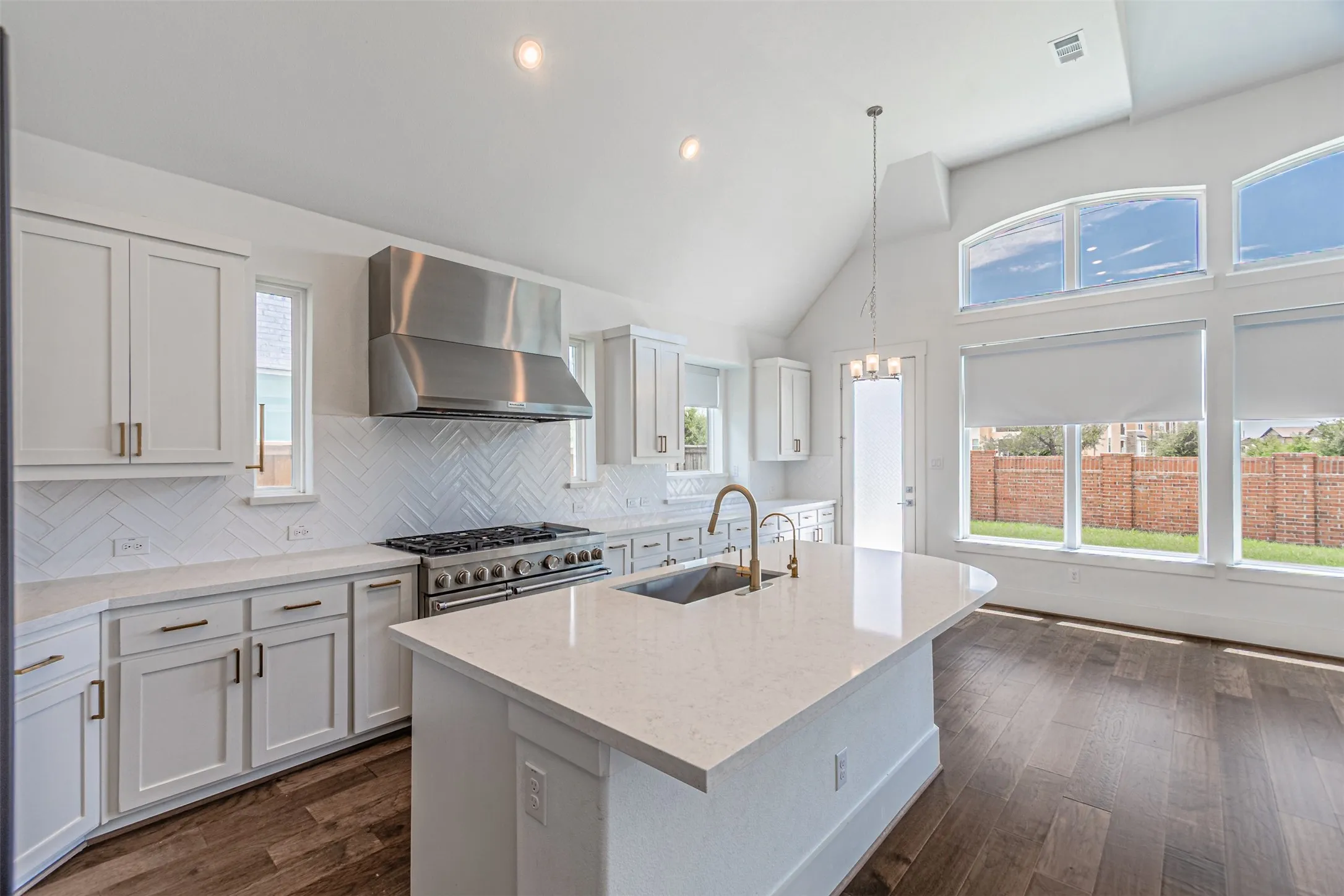 Single Family Residence For Rent in Denton County , 4878 Limousine Lane, Frisco, Texas 75034, 6 Bedroom, 5 Bathroom, 2 Garage spaces, 4,267 Sqft, built in 2023, mls#21387975, Real Estate Agent in Frisco, Homes For Rent in Denton county, Homes For Rent in Frisco, Realtor in Frisco Texas, Real Estate Brokerage Independent Realty Texas, Luminita Cordes Realtor