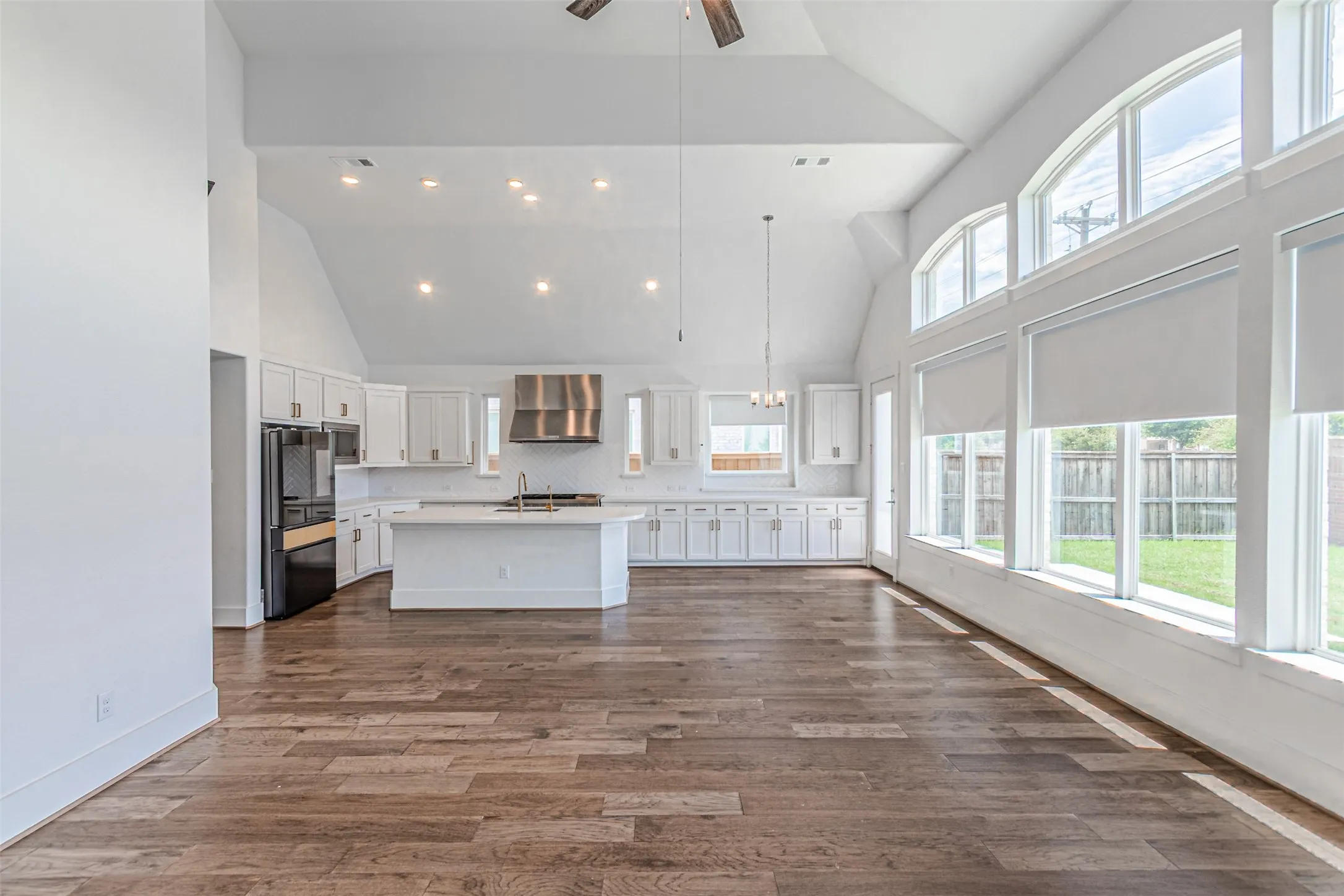 Single Family Residence For Rent in Denton County , 4878 Limousine Lane, Frisco, Texas 75034, 6 Bedroom, 5 Bathroom, 2 Garage spaces, 4,267 Sqft, built in 2023, mls#21387975, Real Estate Agent in Frisco, Homes For Rent in Denton county, Homes For Rent in Frisco, Realtor in Frisco Texas, Real Estate Brokerage Independent Realty Texas, Luminita Cordes Realtor