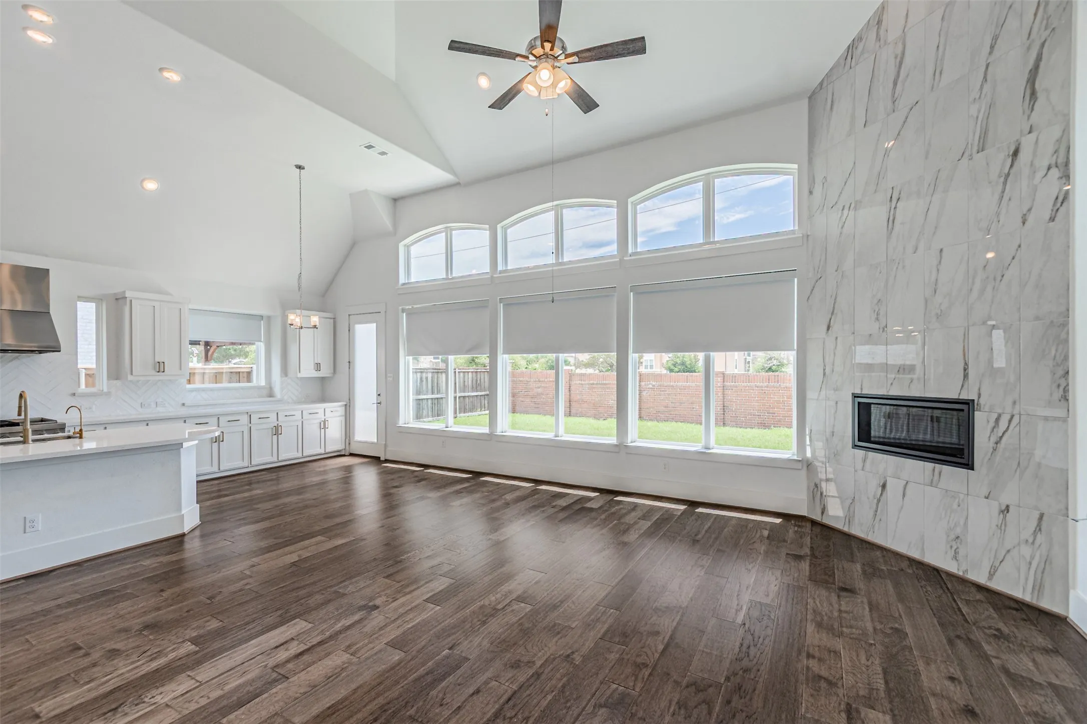 Single Family Residence For Rent in Denton County , 4878 Limousine Lane, Frisco, Texas 75034, 6 Bedroom, 5 Bathroom, 2 Garage spaces, 4,267 Sqft, built in 2023, mls#21387975, Real Estate Agent in Frisco, Homes For Rent in Denton county, Homes For Rent in Frisco, Realtor in Frisco Texas, Real Estate Brokerage Independent Realty Texas, Luminita Cordes Realtor