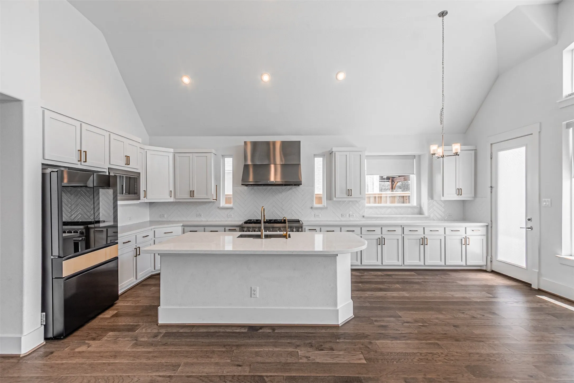 Single Family Residence For Rent in Denton County , 4878 Limousine Lane, Frisco, Texas 75034, 6 Bedroom, 5 Bathroom, 2 Garage spaces, 4,267 Sqft, built in 2023, mls#21387975, Real Estate Agent in Frisco, Homes For Rent in Denton county, Homes For Rent in Frisco, Realtor in Frisco Texas, Real Estate Brokerage Independent Realty Texas, Luminita Cordes Realtor