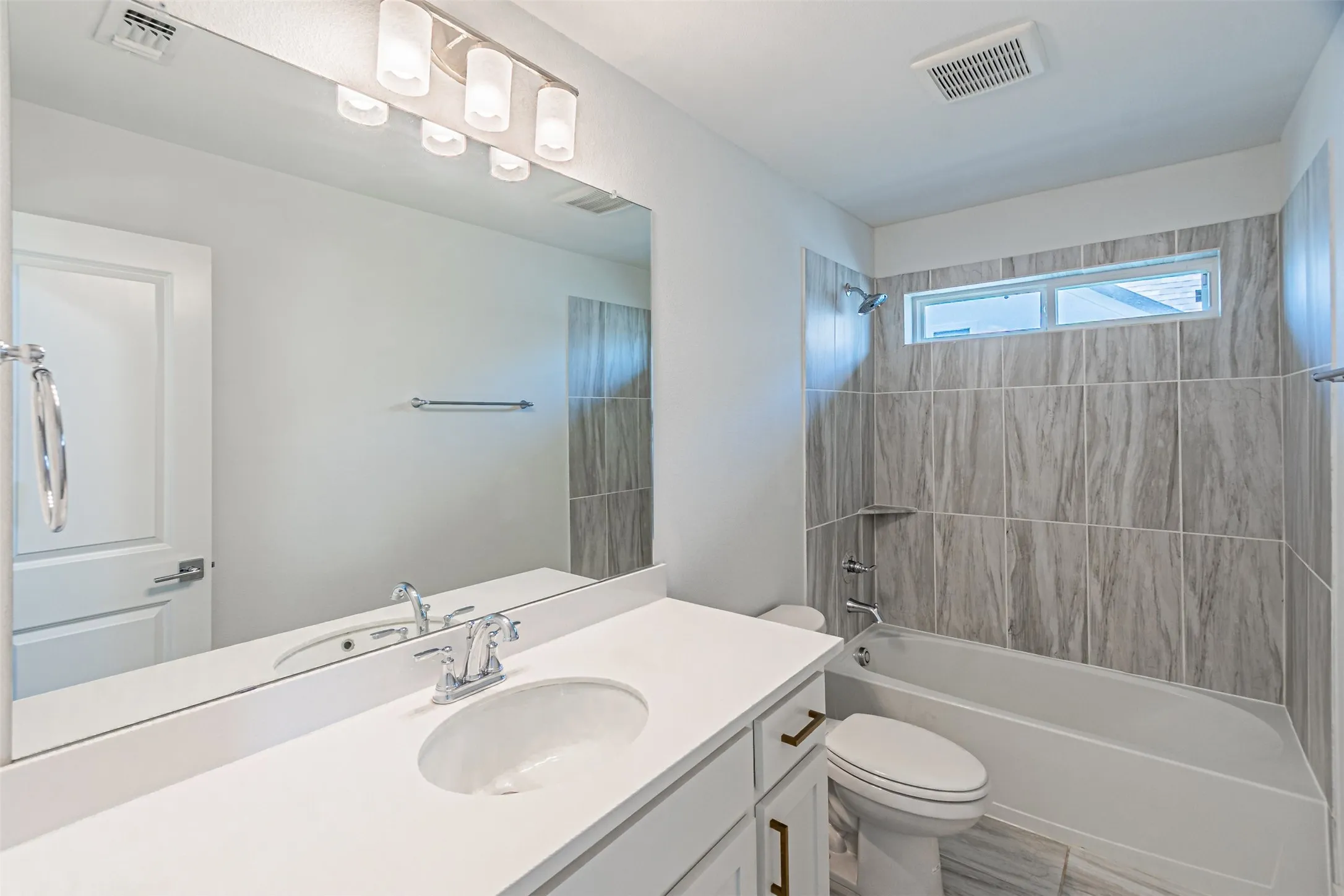 Single Family Residence For Rent in Denton County , 4878 Limousine Lane, Frisco, Texas 75034, 6 Bedroom, 5 Bathroom, 2 Garage spaces, 4,267 Sqft, built in 2023, mls#21387975, Real Estate Agent in Frisco, Homes For Rent in Denton county, Homes For Rent in Frisco, Realtor in Frisco Texas, Real Estate Brokerage Independent Realty Texas, Luminita Cordes Realtor
