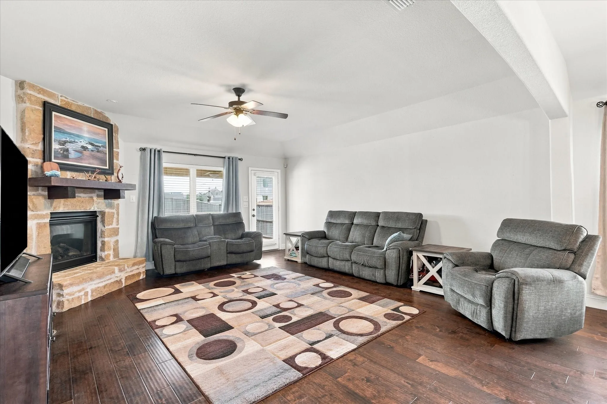 Single Family Residence For Sale in Denton County , 1733 Ridge Creek Lane, Aubrey, Texas 76227, 3 Bedroom, 2 Bathroom, 2 Garage spaces, 1,892 Sqft, built in 2018, mls#21373889, Real Estate Agent in Aubrey, Homes For Sale in Denton county, Homes For Sale in Aubrey, Realtor in Aubrey Texas, Real Estate Brokerage Independent Realty Texas, Luminita Cordes Realtor