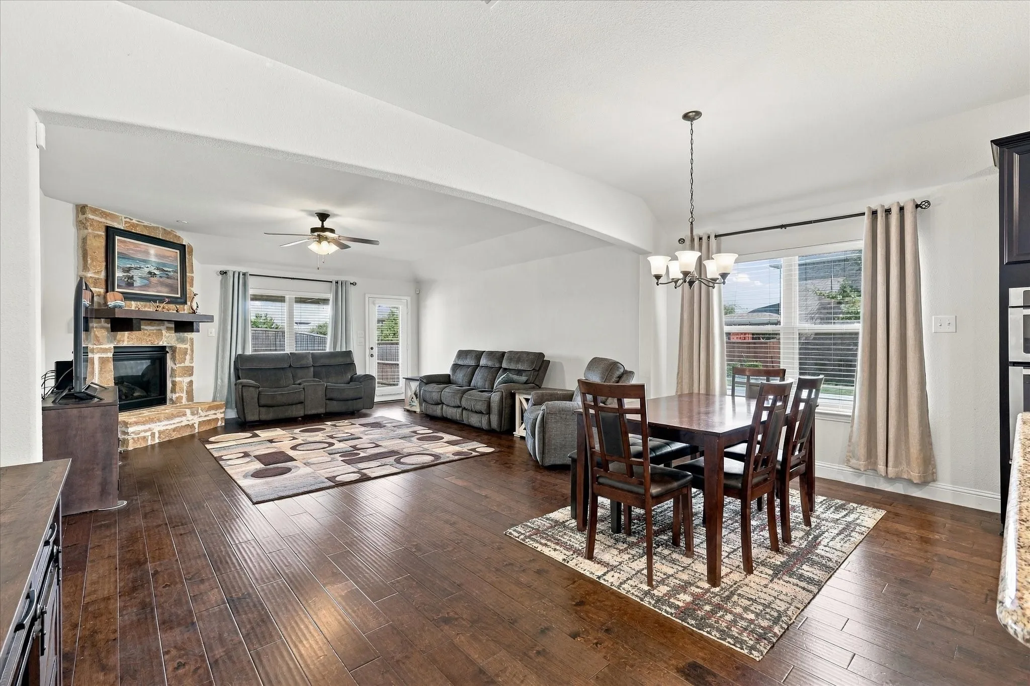 Single Family Residence For Sale in Denton County , 1733 Ridge Creek Lane, Aubrey, Texas 76227, 3 Bedroom, 2 Bathroom, 2 Garage spaces, 1,892 Sqft, built in 2018, mls#21373889, Real Estate Agent in Aubrey, Homes For Sale in Denton county, Homes For Sale in Aubrey, Realtor in Aubrey Texas, Real Estate Brokerage Independent Realty Texas, Luminita Cordes Realtor