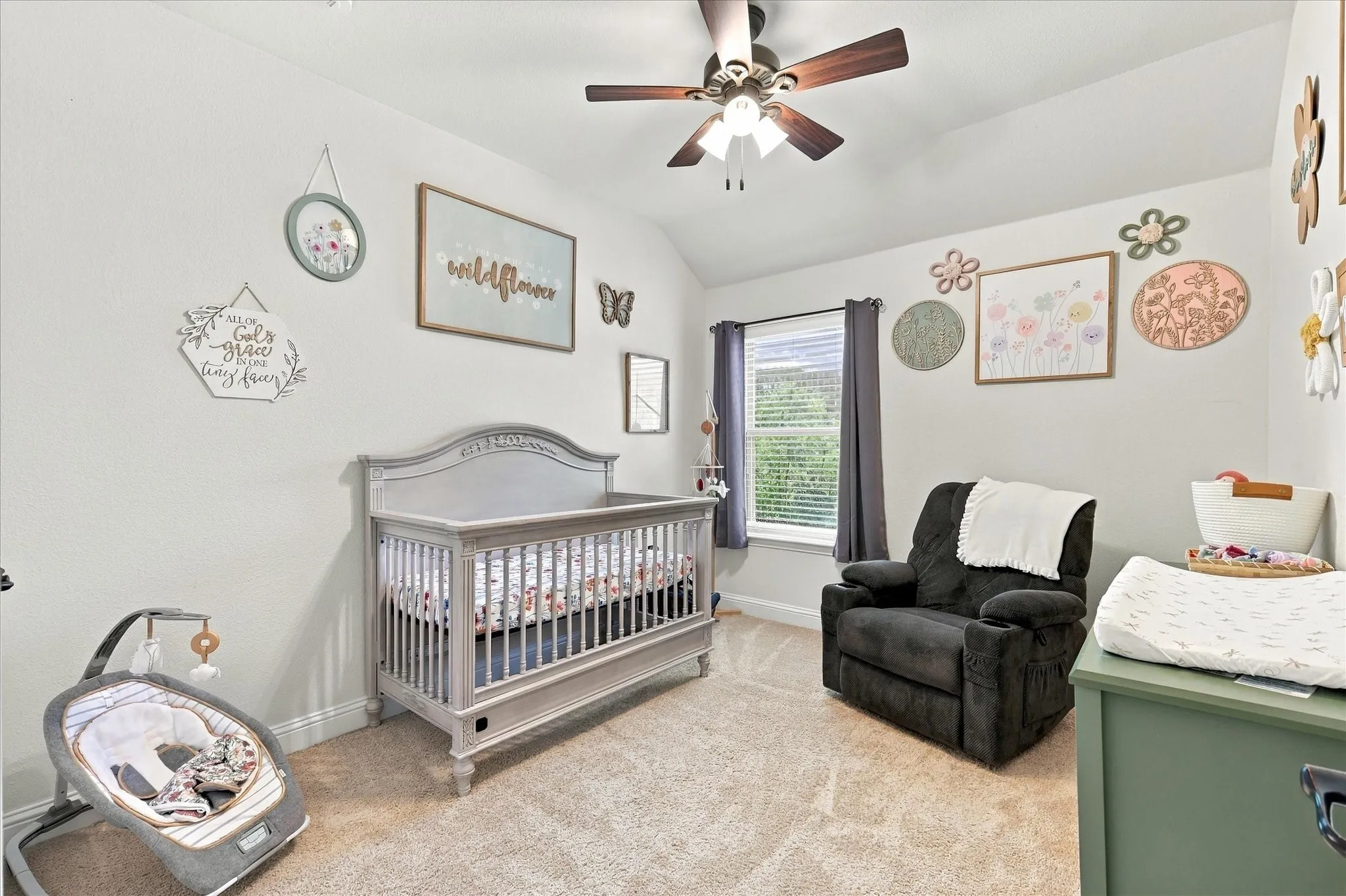 Single Family Residence For Sale in Denton County , 1733 Ridge Creek Lane, Aubrey, Texas 76227, 3 Bedroom, 2 Bathroom, 2 Garage spaces, 1,892 Sqft, built in 2018, mls#21373889, Real Estate Agent in Aubrey, Homes For Sale in Denton county, Homes For Sale in Aubrey, Realtor in Aubrey Texas, Real Estate Brokerage Independent Realty Texas, Luminita Cordes Realtor