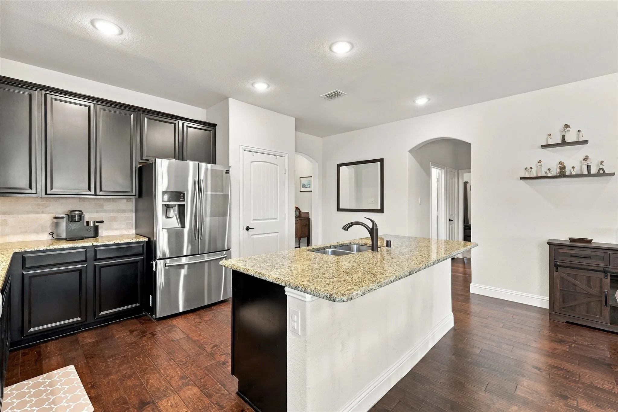 Single Family Residence For Sale in Denton County , 1733 Ridge Creek Lane, Aubrey, Texas 76227, 3 Bedroom, 2 Bathroom, 2 Garage spaces, 1,892 Sqft, built in 2018, mls#21373889, Real Estate Agent in Aubrey, Homes For Sale in Denton county, Homes For Sale in Aubrey, Realtor in Aubrey Texas, Real Estate Brokerage Independent Realty Texas, Luminita Cordes Realtor