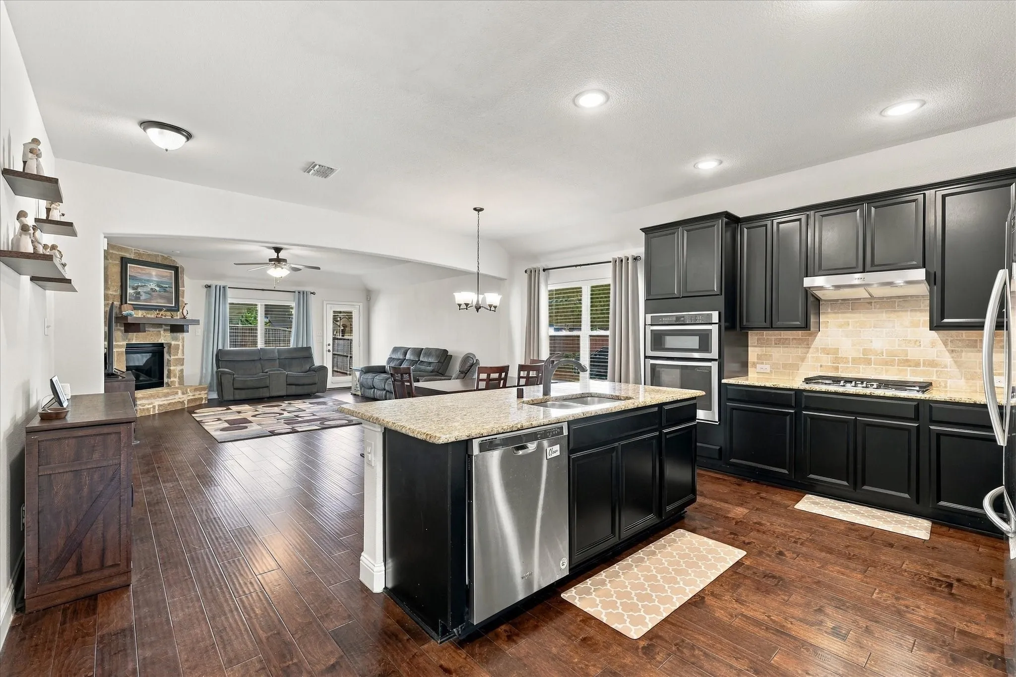 Single Family Residence For Sale in Denton County , 1733 Ridge Creek Lane, Aubrey, Texas 76227, 3 Bedroom, 2 Bathroom, 2 Garage spaces, 1,892 Sqft, built in 2018, mls#21373889, Real Estate Agent in Aubrey, Homes For Sale in Denton county, Homes For Sale in Aubrey, Realtor in Aubrey Texas, Real Estate Brokerage Independent Realty Texas, Luminita Cordes Realtor