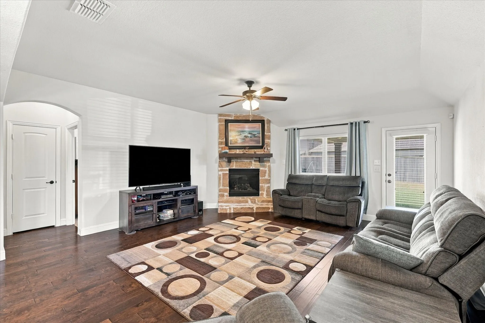 Single Family Residence For Sale in Denton County , 1733 Ridge Creek Lane, Aubrey, Texas 76227, 3 Bedroom, 2 Bathroom, 2 Garage spaces, 1,892 Sqft, built in 2018, mls#21373889, Real Estate Agent in Aubrey, Homes For Sale in Denton county, Homes For Sale in Aubrey, Realtor in Aubrey Texas, Real Estate Brokerage Independent Realty Texas, Luminita Cordes Realtor