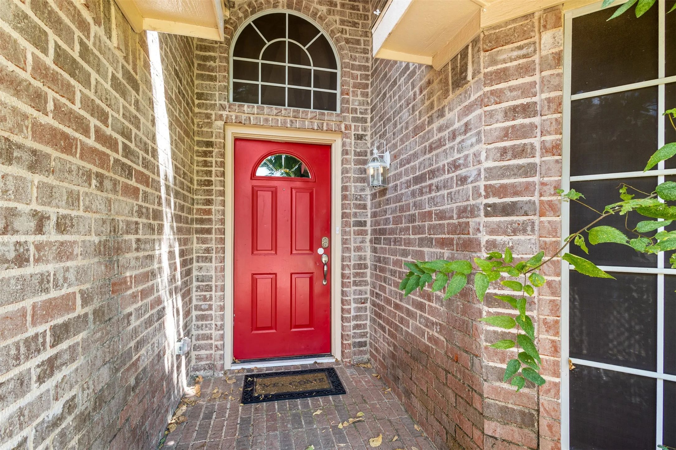 Single Family Residence For Sale in Tarrant County , 5344 Lynda Court, North Richland Hills, Texas 76180, 3 Bedroom, 2 Bathroom, 2 Garage spaces, 1,718 Sqft, built in 1999, mls#21362829, Real Estate Agent in North Richland Hills, Homes For Sale in Tarrant county, Homes For Sale in North Richland Hills, Realtor in North Richland Hills Texas, Real Estate Brokerage Independent Realty Texas, Luminita Cordes Realtor