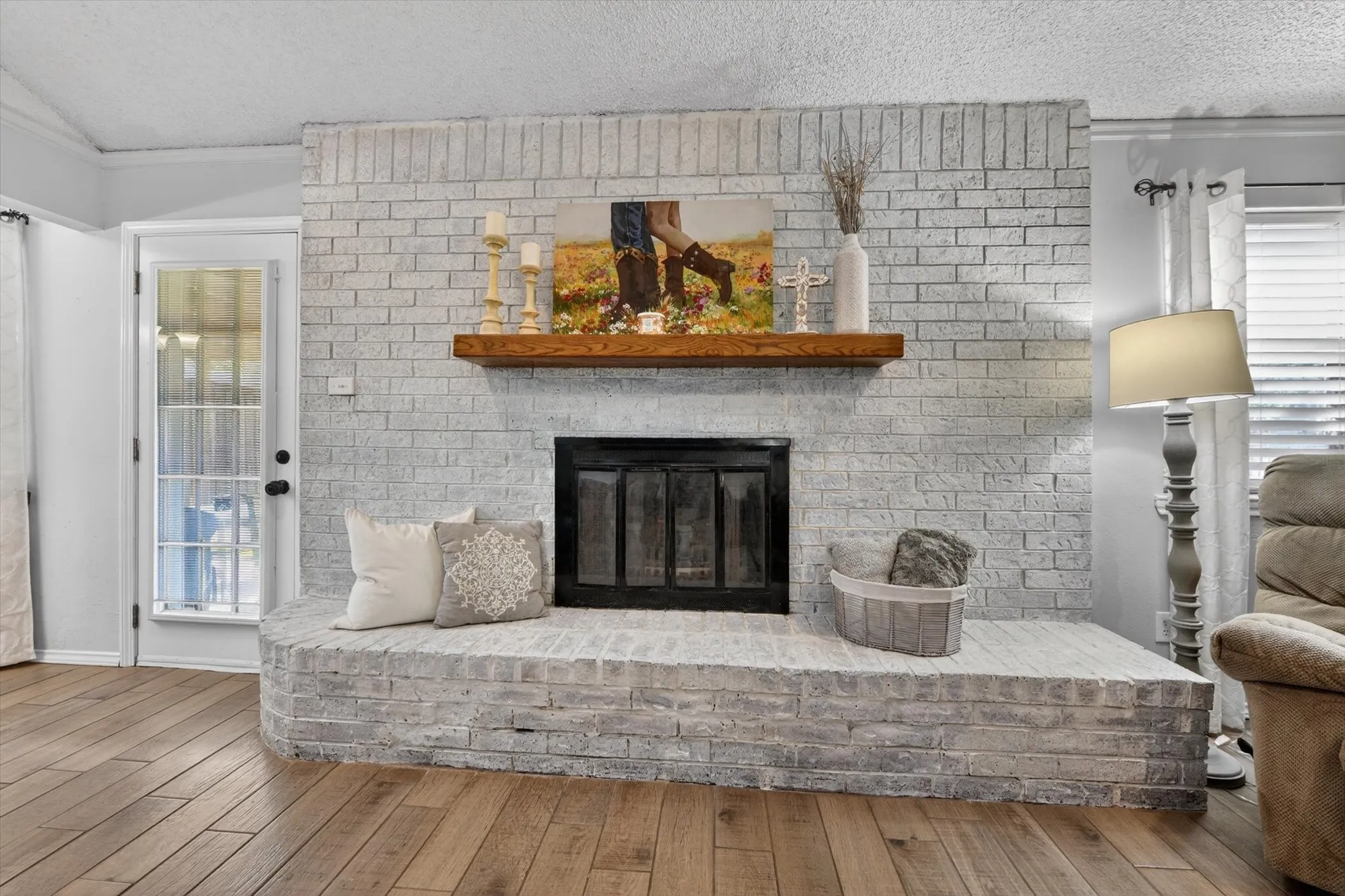 Single Family Residence For Sale in Tarrant County , 6724 Bartay Drive, North Richland Hills, Texas 76182, 3 Bedroom, 2 Bathroom, 2 Garage spaces, 1,521 Sqft, built in 1976, mls#21385636, Real Estate Agent in North Richland Hills, Homes For Sale in Tarrant county, Homes For Sale in North Richland Hills, Realtor in North Richland Hills Texas, Real Estate Brokerage Independent Realty Texas, Luminita Cordes Realtor