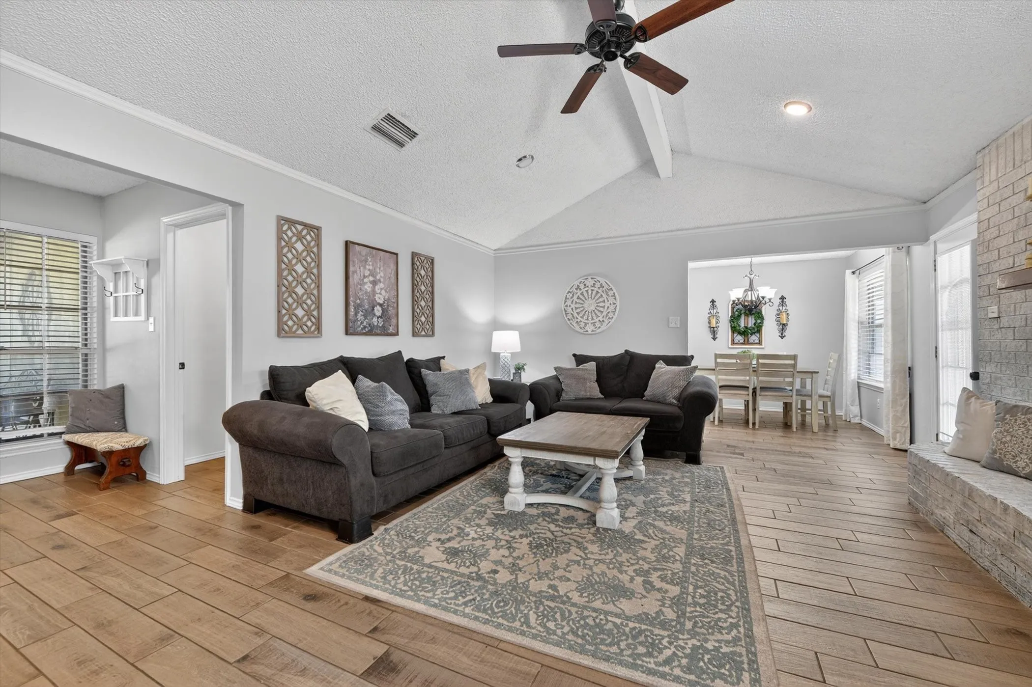 Single Family Residence For Sale in Tarrant County , 6724 Bartay Drive, North Richland Hills, Texas 76182, 3 Bedroom, 2 Bathroom, 2 Garage spaces, 1,521 Sqft, built in 1976, mls#21385636, Real Estate Agent in North Richland Hills, Homes For Sale in Tarrant county, Homes For Sale in North Richland Hills, Realtor in North Richland Hills Texas, Real Estate Brokerage Independent Realty Texas, Luminita Cordes Realtor