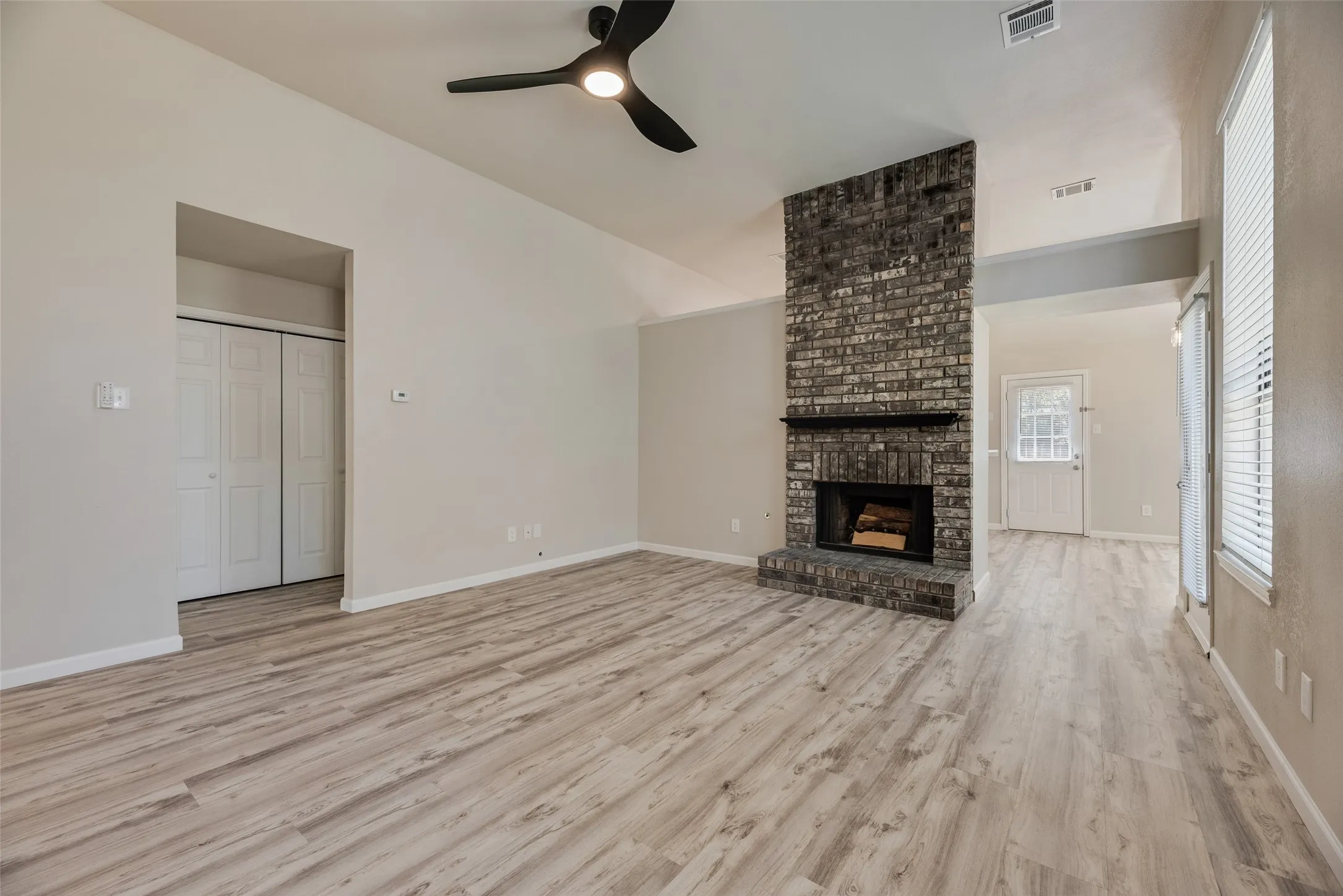 Single Family Residence For Sale in Collin County , 654 Spring Street, Allen, Texas 75002, 3 Bedroom, 2 Bathroom, 2 Garage spaces, 1,347 Sqft, built in 1986, mls#21335266, Real Estate Agent in Allen, Homes For Sale in Collin county, Homes For Sale in Allen, Realtor in Allen Texas, Real Estate Brokerage Independent Realty Texas, Luminita Cordes Realtor