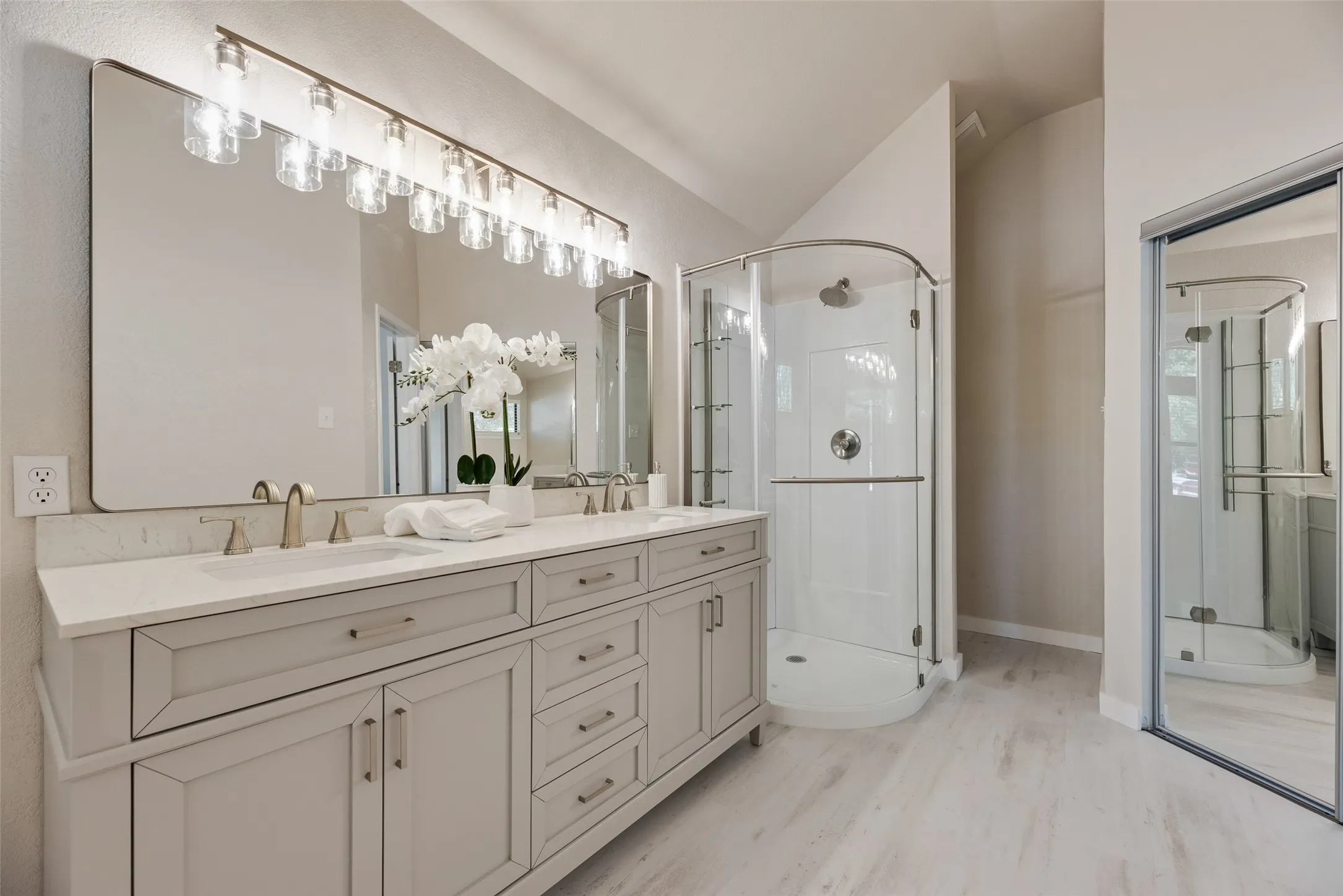 Double vanity