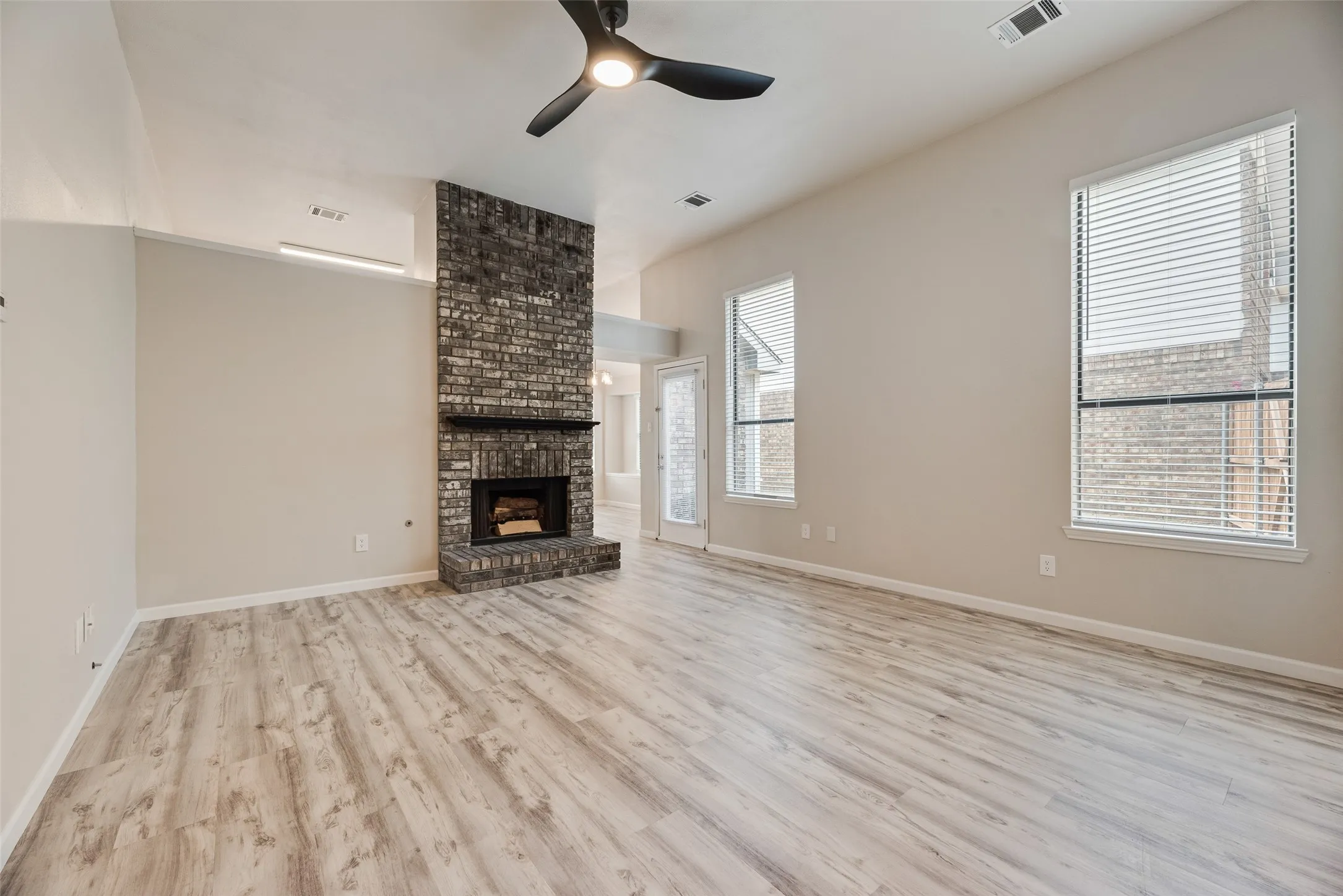 Single Family Residence For Sale in Collin County , 654 Spring Street, Allen, Texas 75002, 3 Bedroom, 2 Bathroom, 2 Garage spaces, 1,347 Sqft, built in 1986, mls#21335266, Real Estate Agent in Allen, Homes For Sale in Collin county, Homes For Sale in Allen, Realtor in Allen Texas, Real Estate Brokerage Independent Realty Texas, Luminita Cordes Realtor
