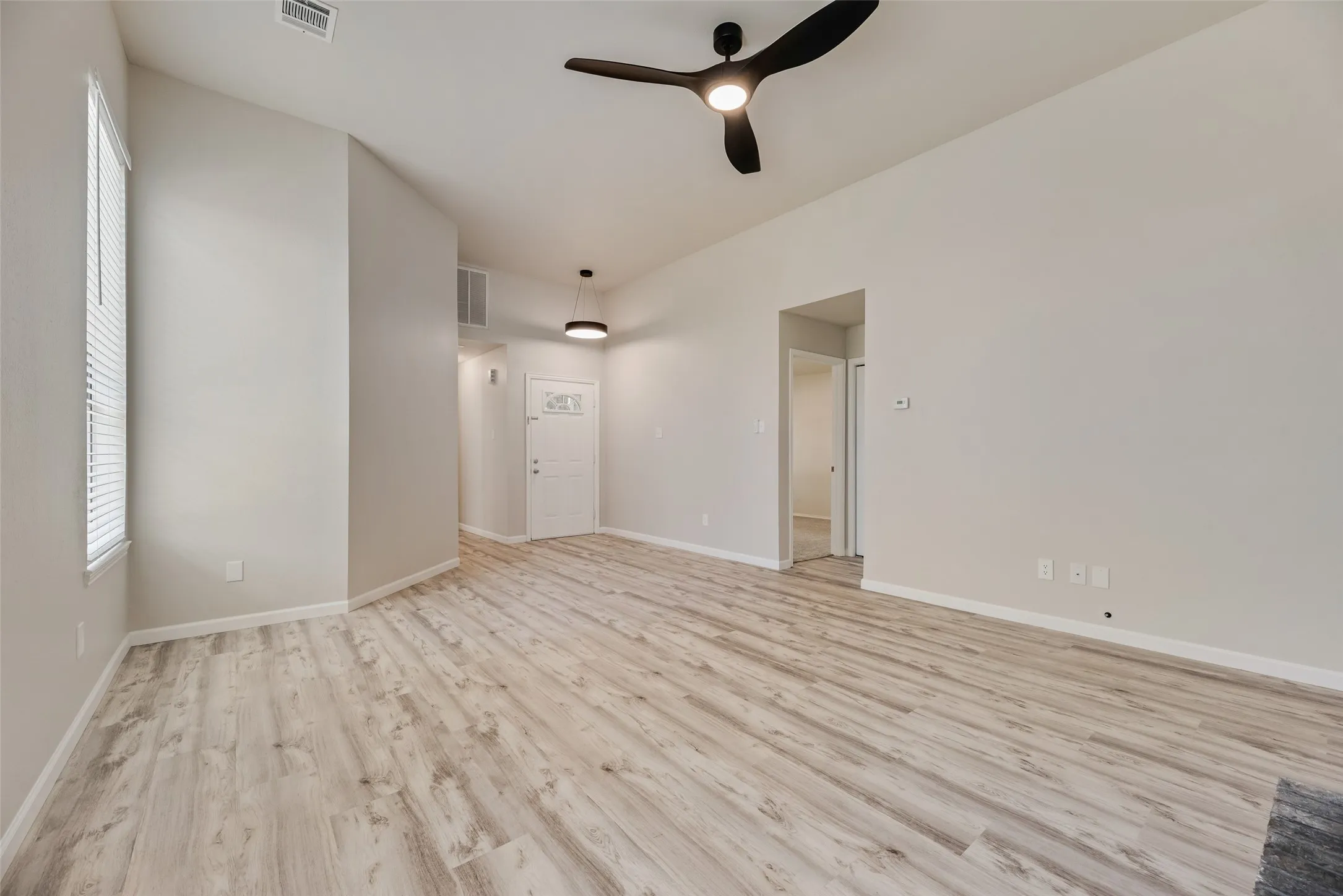 Single Family Residence For Sale in Collin County , 654 Spring Street, Allen, Texas 75002, 3 Bedroom, 2 Bathroom, 2 Garage spaces, 1,347 Sqft, built in 1986, mls#21335266, Real Estate Agent in Allen, Homes For Sale in Collin county, Homes For Sale in Allen, Realtor in Allen Texas, Real Estate Brokerage Independent Realty Texas, Luminita Cordes Realtor