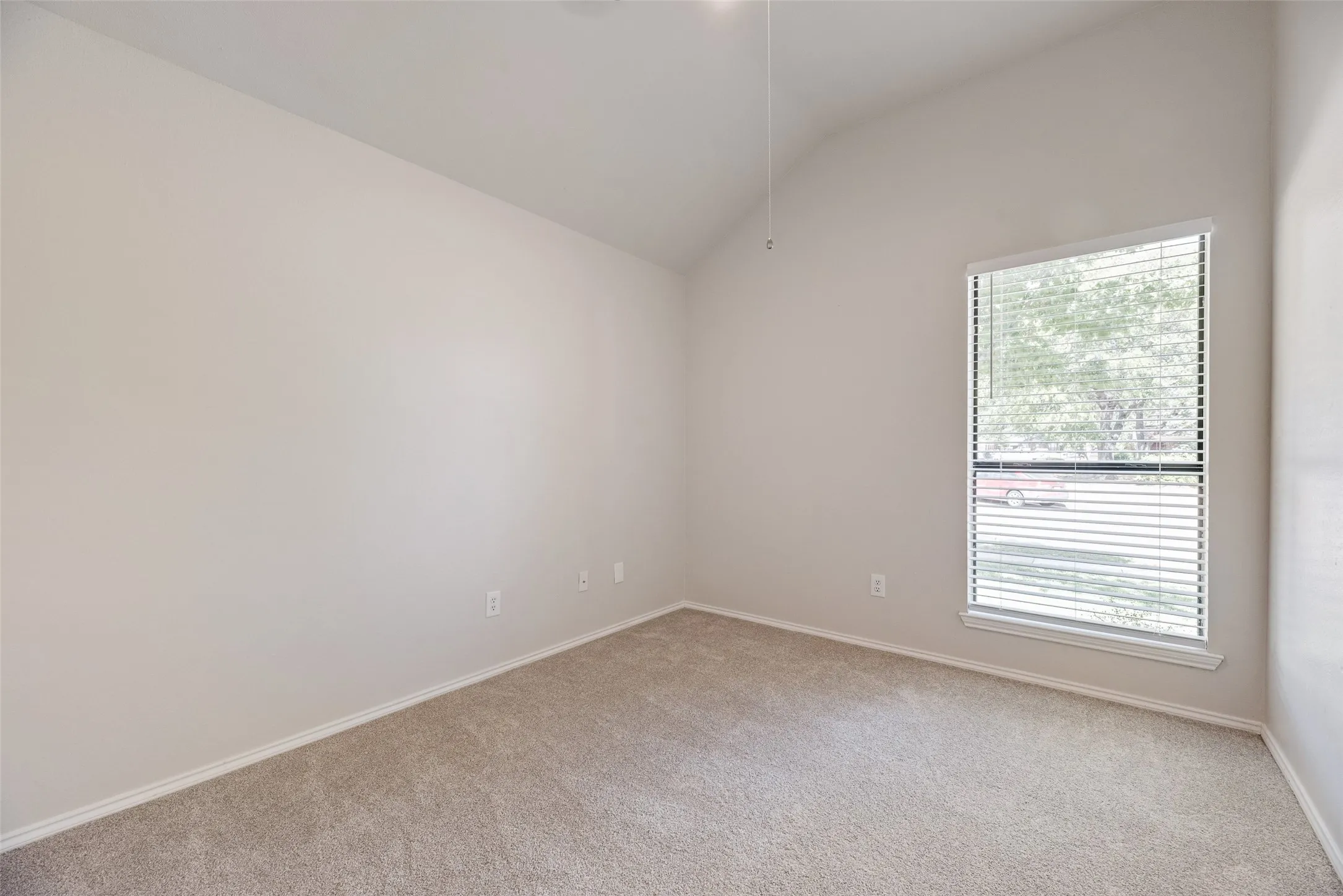 Single Family Residence For Sale in Collin County , 654 Spring Street, Allen, Texas 75002, 3 Bedroom, 2 Bathroom, 2 Garage spaces, 1,347 Sqft, built in 1986, mls#21335266, Real Estate Agent in Allen, Homes For Sale in Collin county, Homes For Sale in Allen, Realtor in Allen Texas, Real Estate Brokerage Independent Realty Texas, Luminita Cordes Realtor