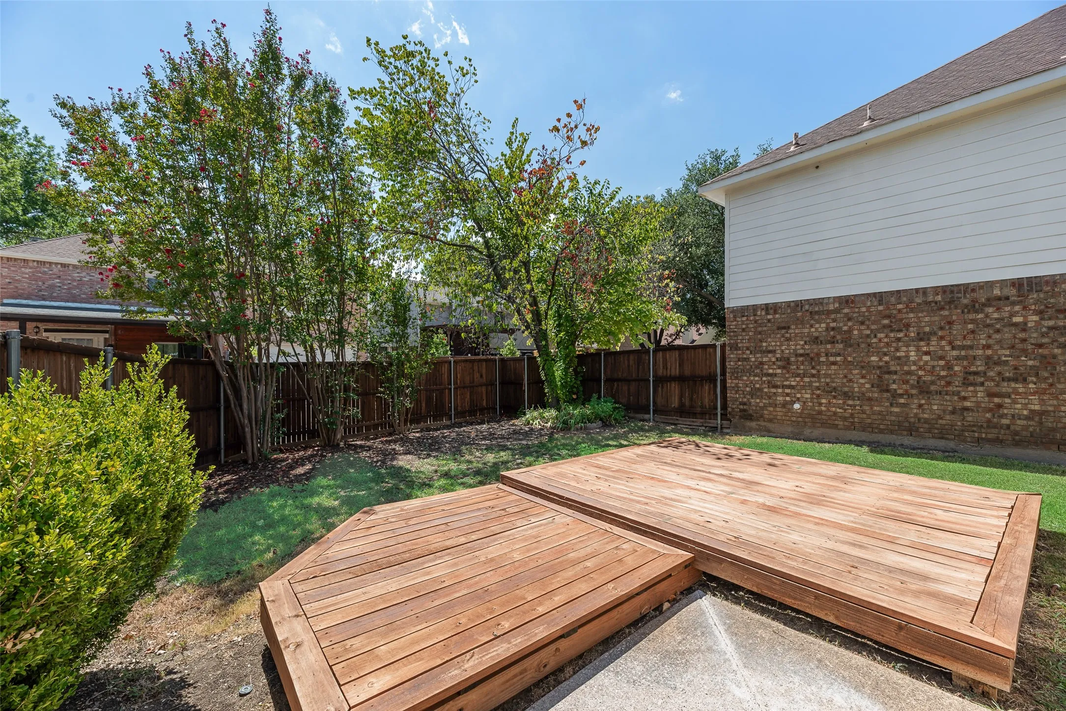 Single Family Residence For Sale in Collin County , 654 Spring Street, Allen, Texas 75002, 3 Bedroom, 2 Bathroom, 2 Garage spaces, 1,347 Sqft, built in 1986, mls#21335266, Real Estate Agent in Allen, Homes For Sale in Collin county, Homes For Sale in Allen, Realtor in Allen Texas, Real Estate Brokerage Independent Realty Texas, Luminita Cordes Realtor