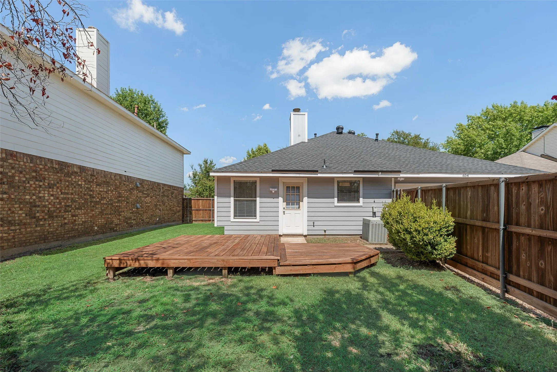 Single Family Residence For Sale in Collin County , 654 Spring Street, Allen, Texas 75002, 3 Bedroom, 2 Bathroom, 2 Garage spaces, 1,347 Sqft, built in 1986, mls#21335266, Real Estate Agent in Allen, Homes For Sale in Collin county, Homes For Sale in Allen, Realtor in Allen Texas, Real Estate Brokerage Independent Realty Texas, Luminita Cordes Realtor