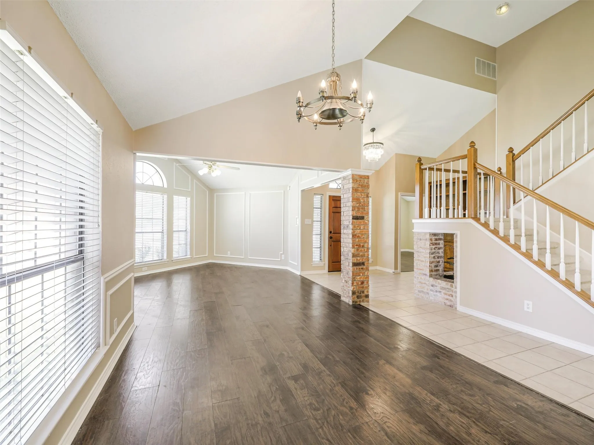 Single Family Residence For Sale in Dallas County , 136 Highland Meadow Circle, Coppell, Texas 75019, 3 Bedroom, 3 Bathroom, 2 Garage spaces, 2,180 Sqft, built in 1987, mls#21381557, Real Estate Agent in Coppell, Homes For Sale in Dallas county, Homes For Sale in Coppell, Realtor in Coppell Texas, Real Estate Brokerage Independent Realty Texas, Luminita Cordes Realtor