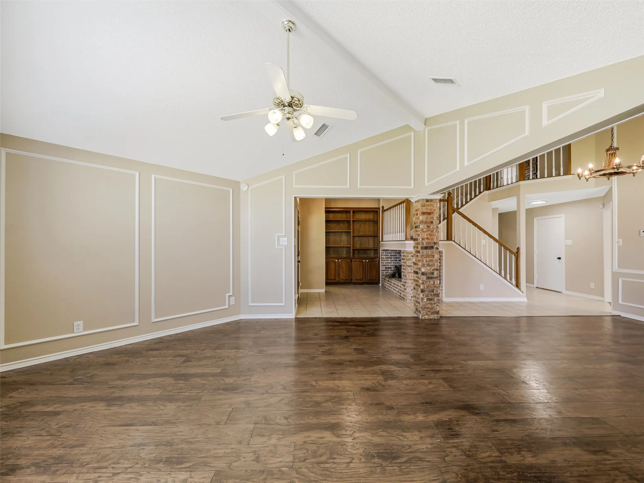 Single Family Residence For Sale in Dallas County , 136 Highland Meadow Circle, Coppell, Texas 75019, 3 Bedroom, 3 Bathroom, 2 Garage spaces, 2,180 Sqft, built in 1987, mls#21381557, Real Estate Agent in Coppell, Homes For Sale in Dallas county, Homes For Sale in Coppell, Realtor in Coppell Texas, Real Estate Brokerage Independent Realty Texas, Luminita Cordes Realtor