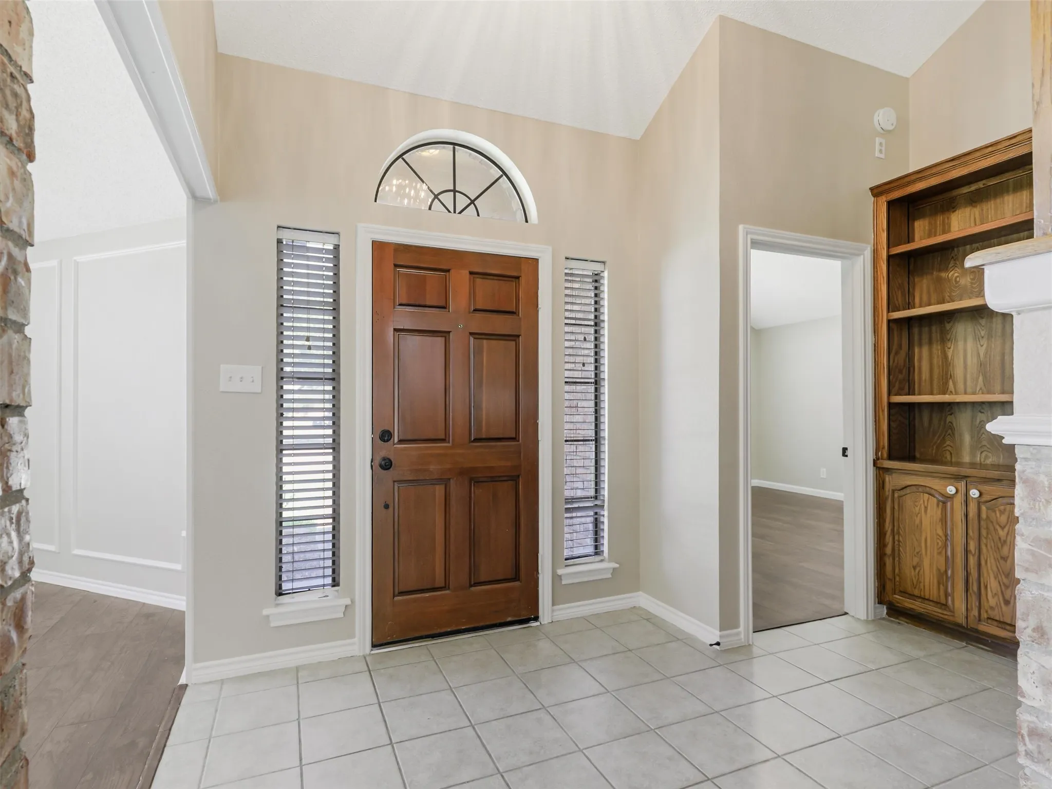 Single Family Residence For Sale in Dallas County , 136 Highland Meadow Circle, Coppell, Texas 75019, 3 Bedroom, 3 Bathroom, 2 Garage spaces, 2,180 Sqft, built in 1987, mls#21381557, Real Estate Agent in Coppell, Homes For Sale in Dallas county, Homes For Sale in Coppell, Realtor in Coppell Texas, Real Estate Brokerage Independent Realty Texas, Luminita Cordes Realtor