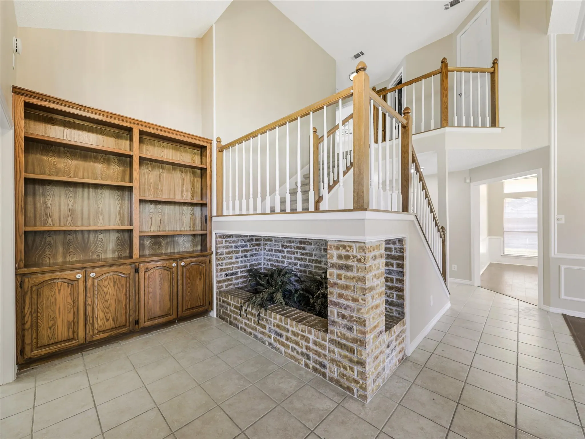 Single Family Residence For Sale in Dallas County , 136 Highland Meadow Circle, Coppell, Texas 75019, 3 Bedroom, 3 Bathroom, 2 Garage spaces, 2,180 Sqft, built in 1987, mls#21381557, Real Estate Agent in Coppell, Homes For Sale in Dallas county, Homes For Sale in Coppell, Realtor in Coppell Texas, Real Estate Brokerage Independent Realty Texas, Luminita Cordes Realtor
