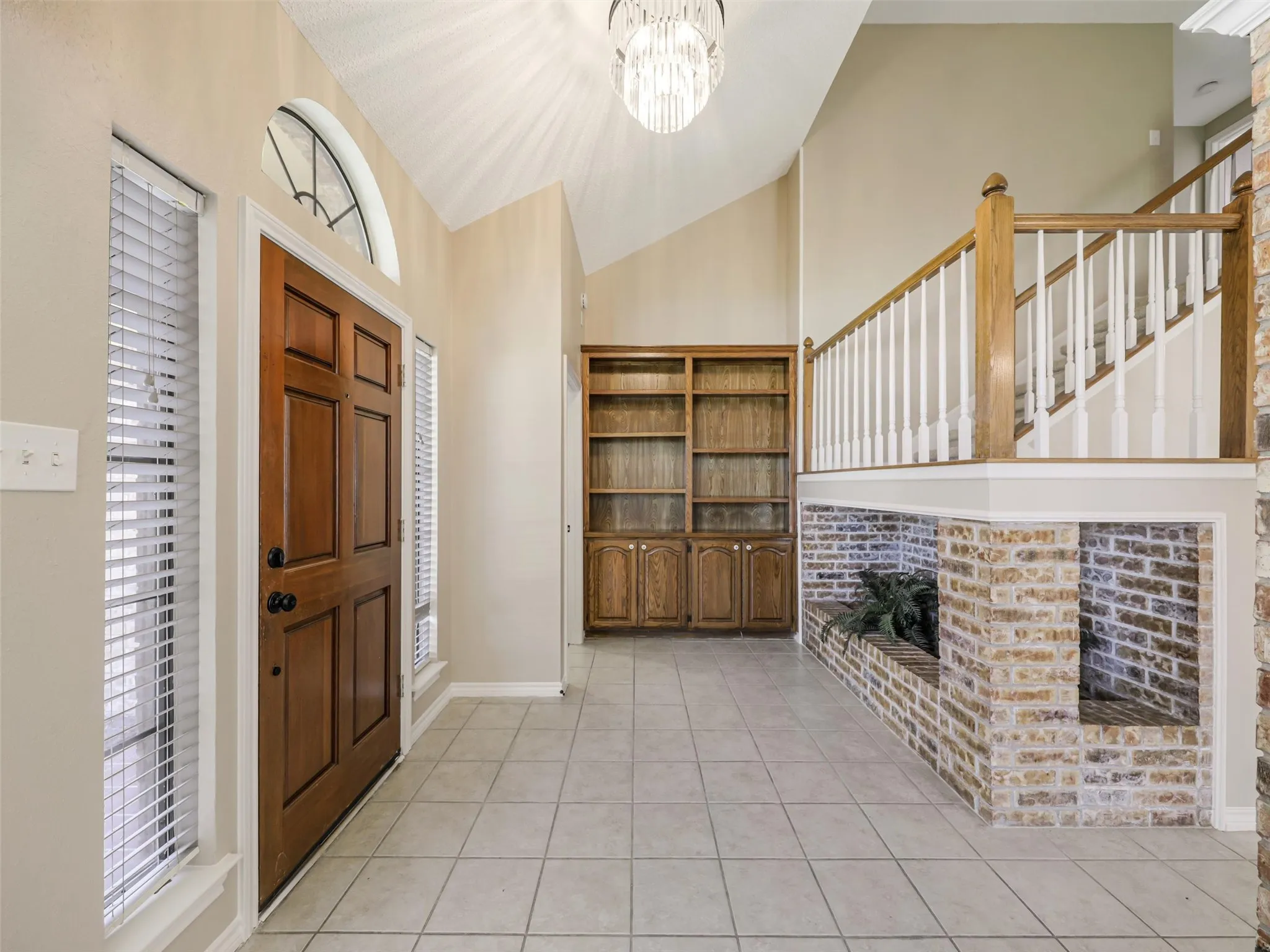 Single Family Residence For Sale in Dallas County , 136 Highland Meadow Circle, Coppell, Texas 75019, 3 Bedroom, 3 Bathroom, 2 Garage spaces, 2,180 Sqft, built in 1987, mls#21381557, Real Estate Agent in Coppell, Homes For Sale in Dallas county, Homes For Sale in Coppell, Realtor in Coppell Texas, Real Estate Brokerage Independent Realty Texas, Luminita Cordes Realtor