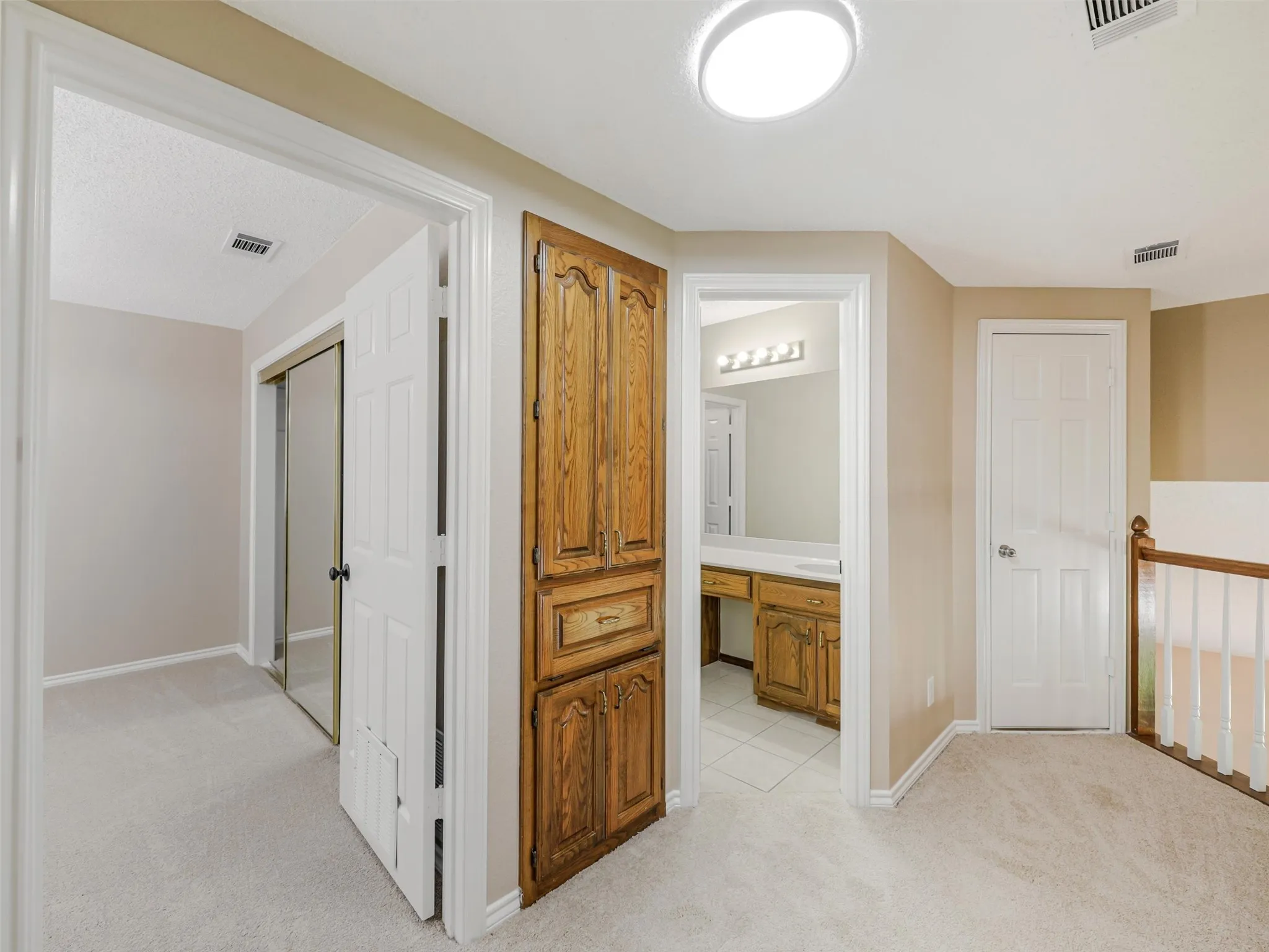 Single Family Residence For Sale in Dallas County , 136 Highland Meadow Circle, Coppell, Texas 75019, 3 Bedroom, 3 Bathroom, 2 Garage spaces, 2,180 Sqft, built in 1987, mls#21381557, Real Estate Agent in Coppell, Homes For Sale in Dallas county, Homes For Sale in Coppell, Realtor in Coppell Texas, Real Estate Brokerage Independent Realty Texas, Luminita Cordes Realtor