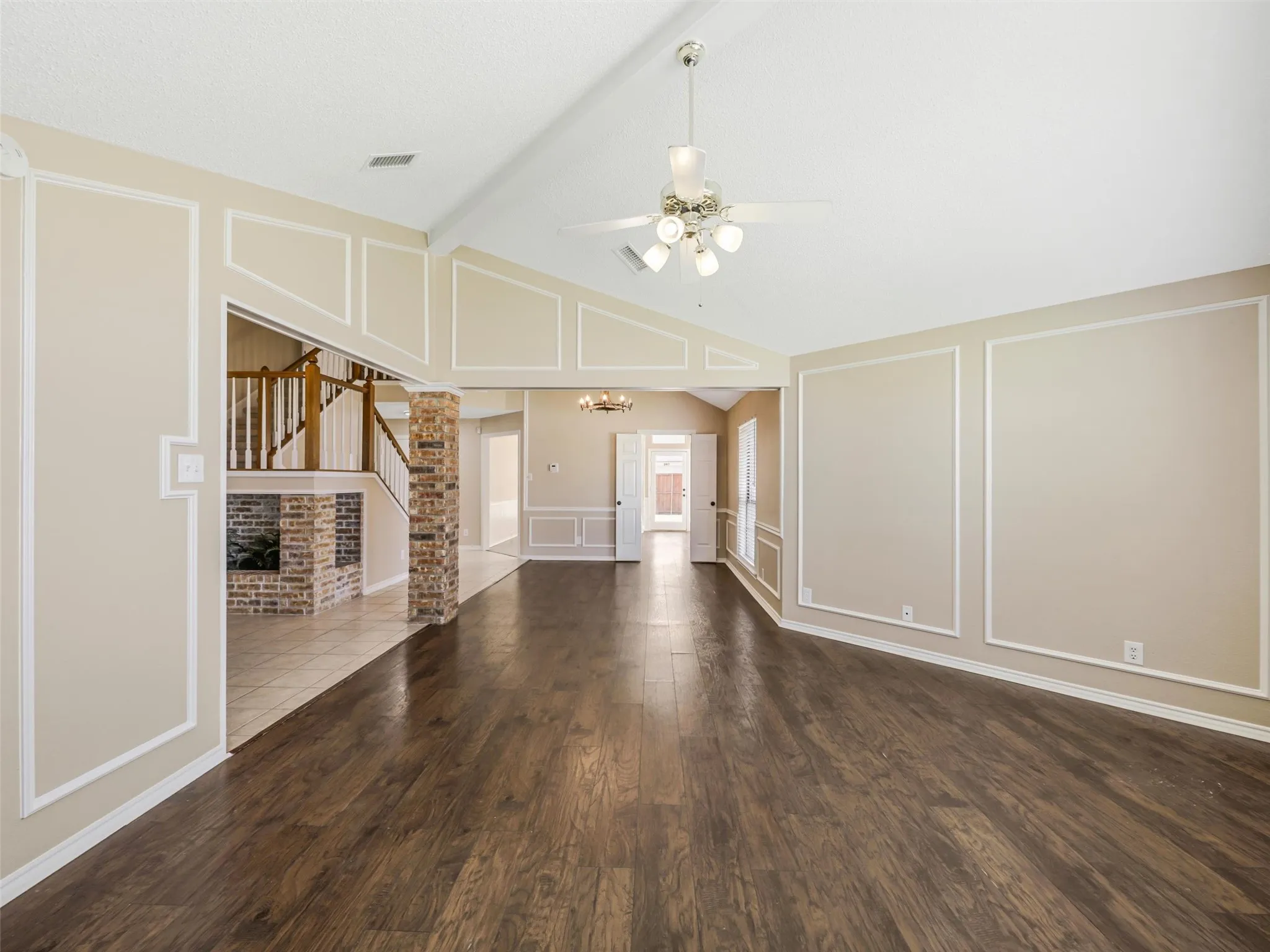 Single Family Residence For Sale in Dallas County , 136 Highland Meadow Circle, Coppell, Texas 75019, 3 Bedroom, 3 Bathroom, 2 Garage spaces, 2,180 Sqft, built in 1987, mls#21381557, Real Estate Agent in Coppell, Homes For Sale in Dallas county, Homes For Sale in Coppell, Realtor in Coppell Texas, Real Estate Brokerage Independent Realty Texas, Luminita Cordes Realtor